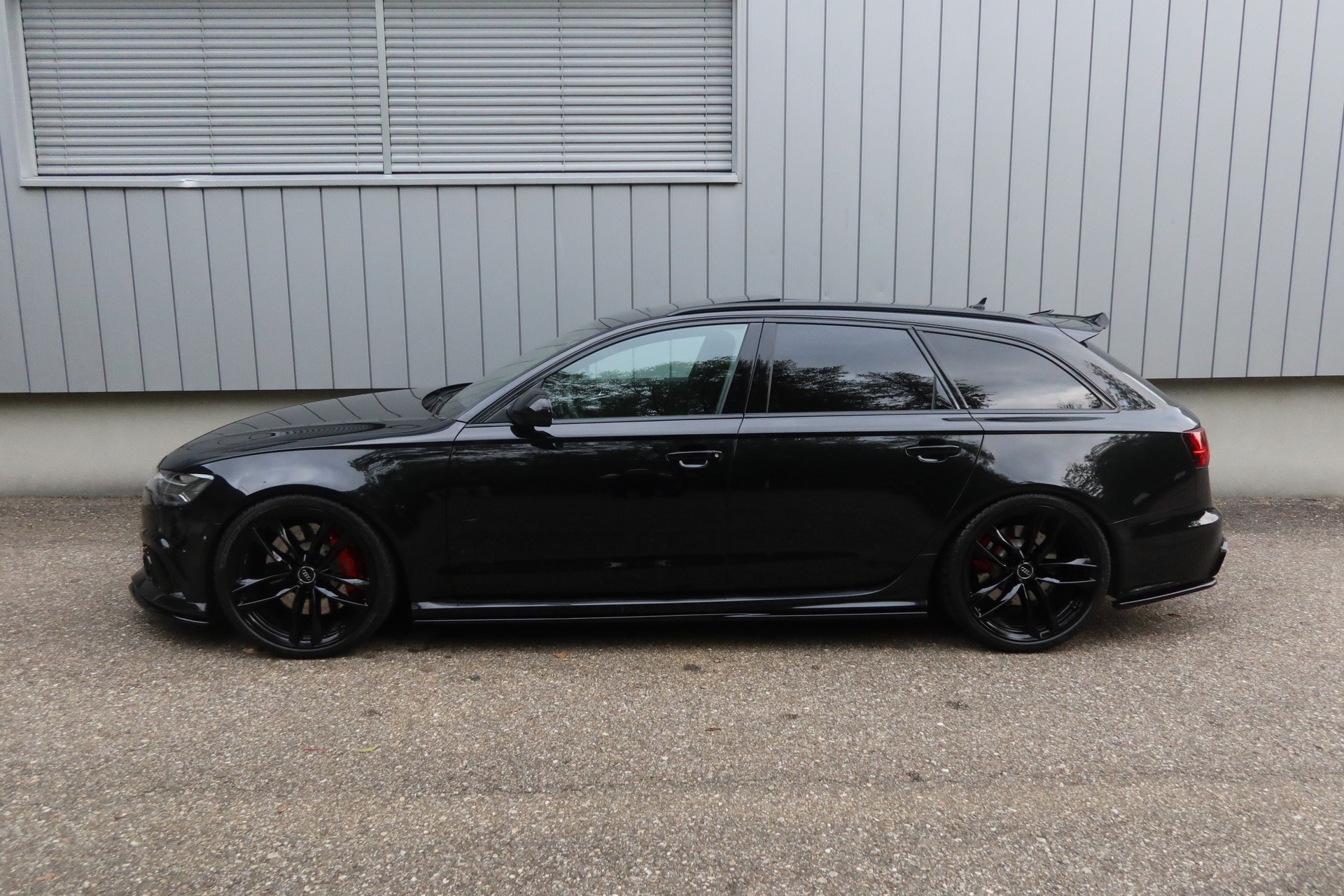 AUDI 4.0 V8 TFSI perform. qu. T-Tr.-image-1