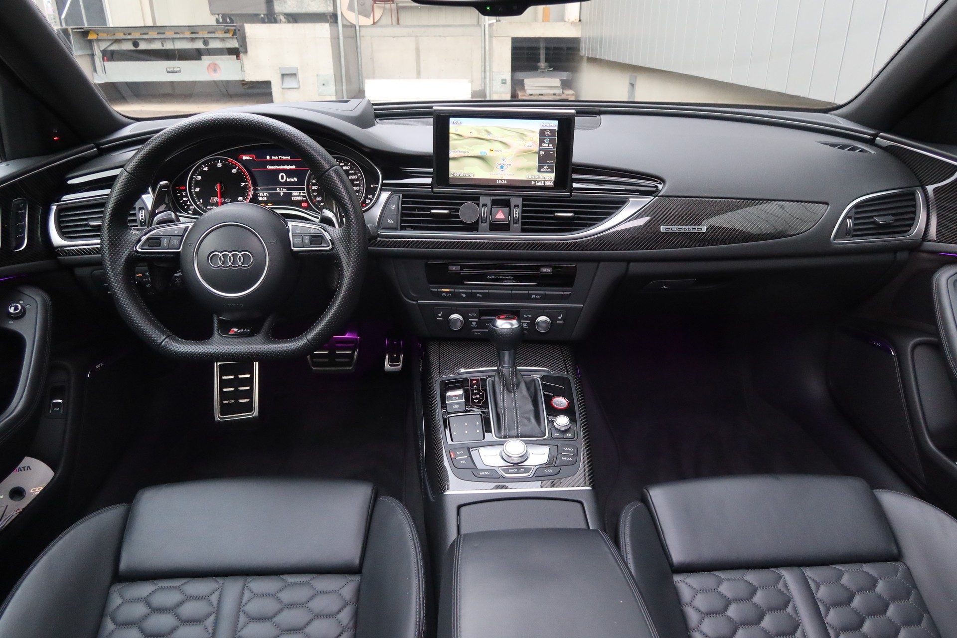 AUDI 4.0 V8 TFSI perform. qu. T-Tr.-image-4