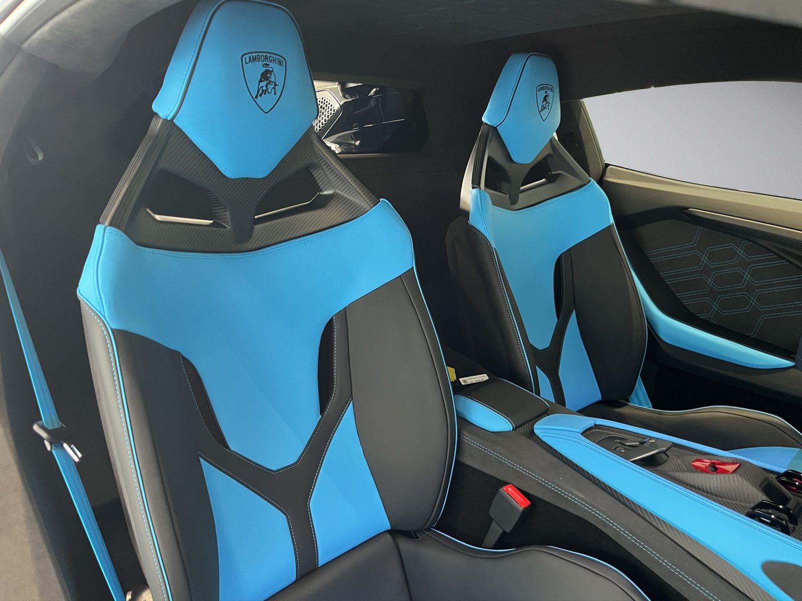 LAMBORGHINI Revuelto Coupé 6.5-image-5