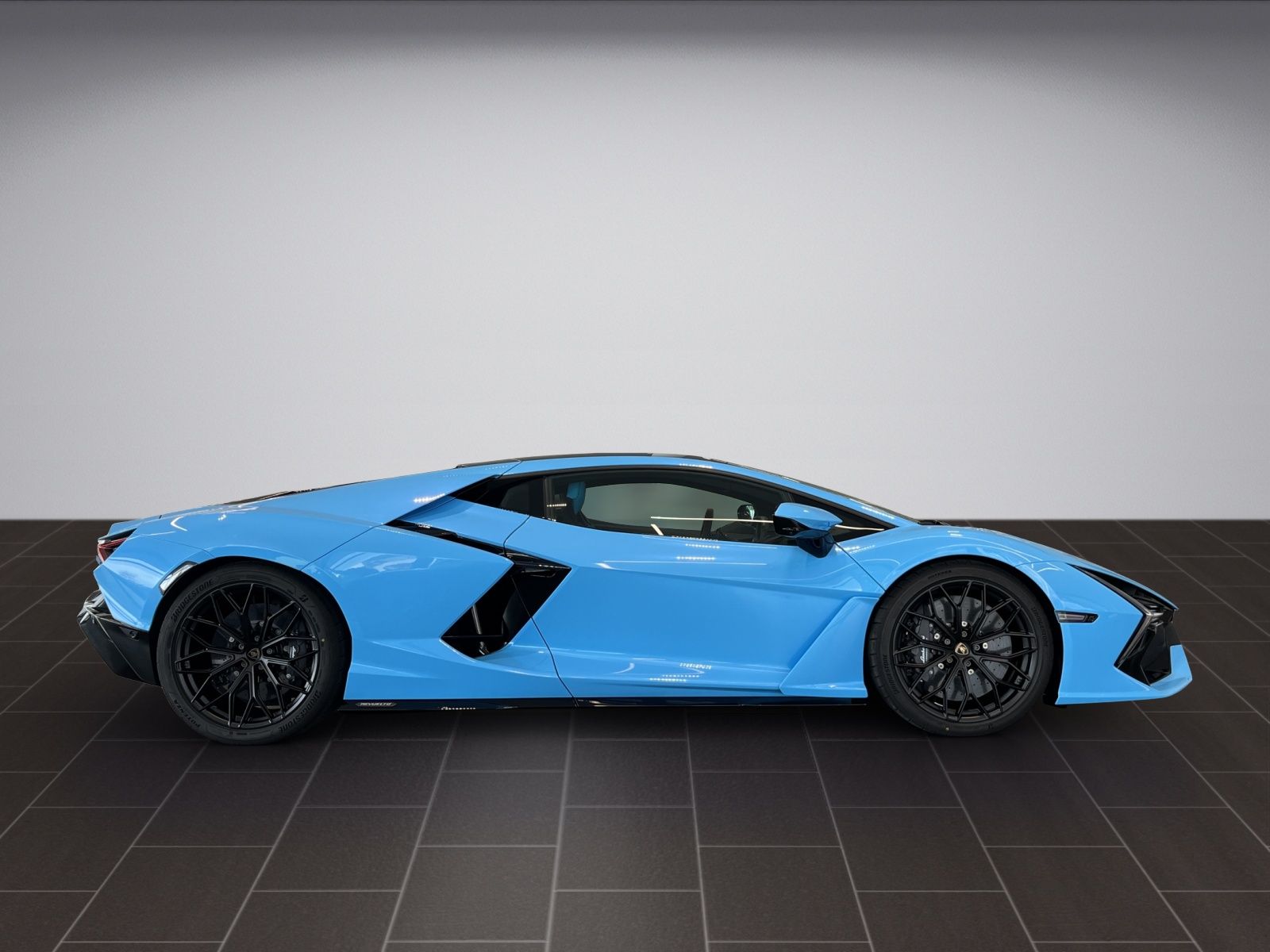 LAMBORGHINI Revuelto Coupé 6.5-image-1
