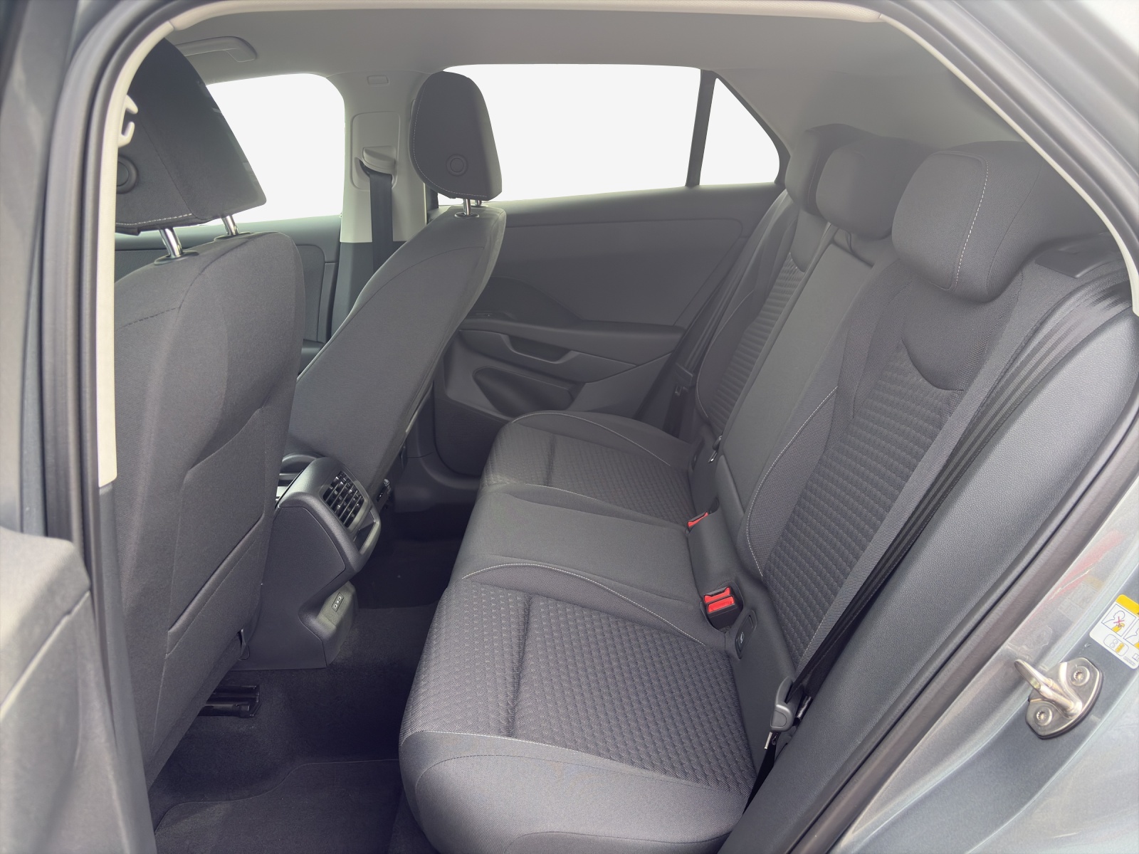 VW T-Roc 1.5 eTSI mHEV Life DSG-image-11