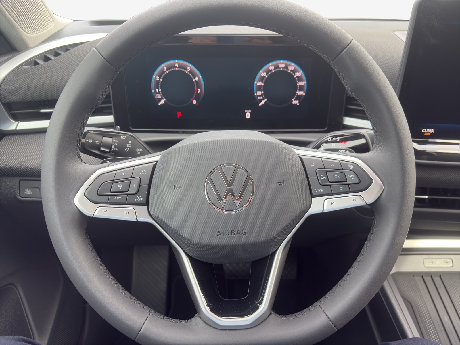 VW T-Roc 1.5 eTSI mHEV Life DSG-image-9