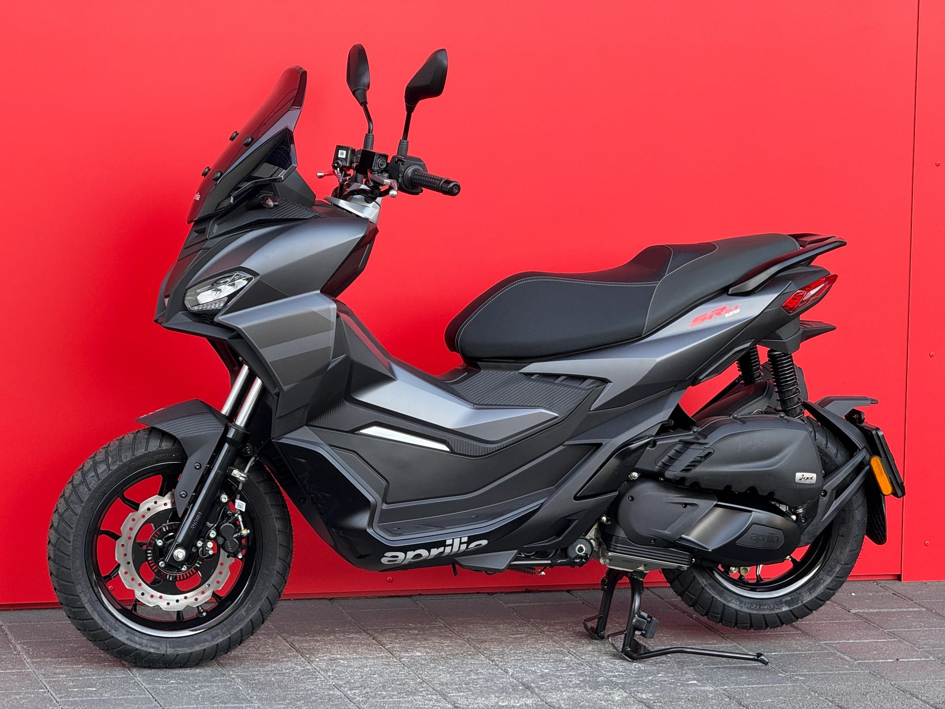 APRILIA SR 125 GT ABS E5+-showroom-element-3