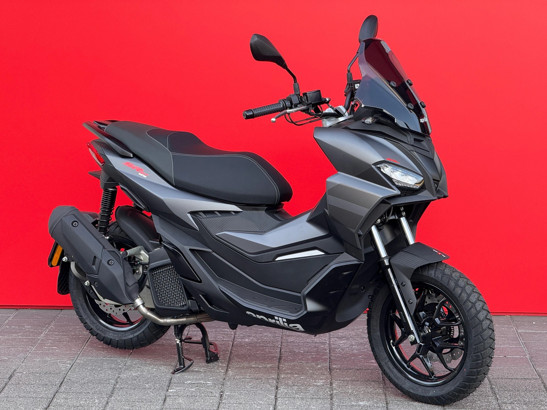 APRILIA SR 125 GT ABS E5+-showroom-element-1
