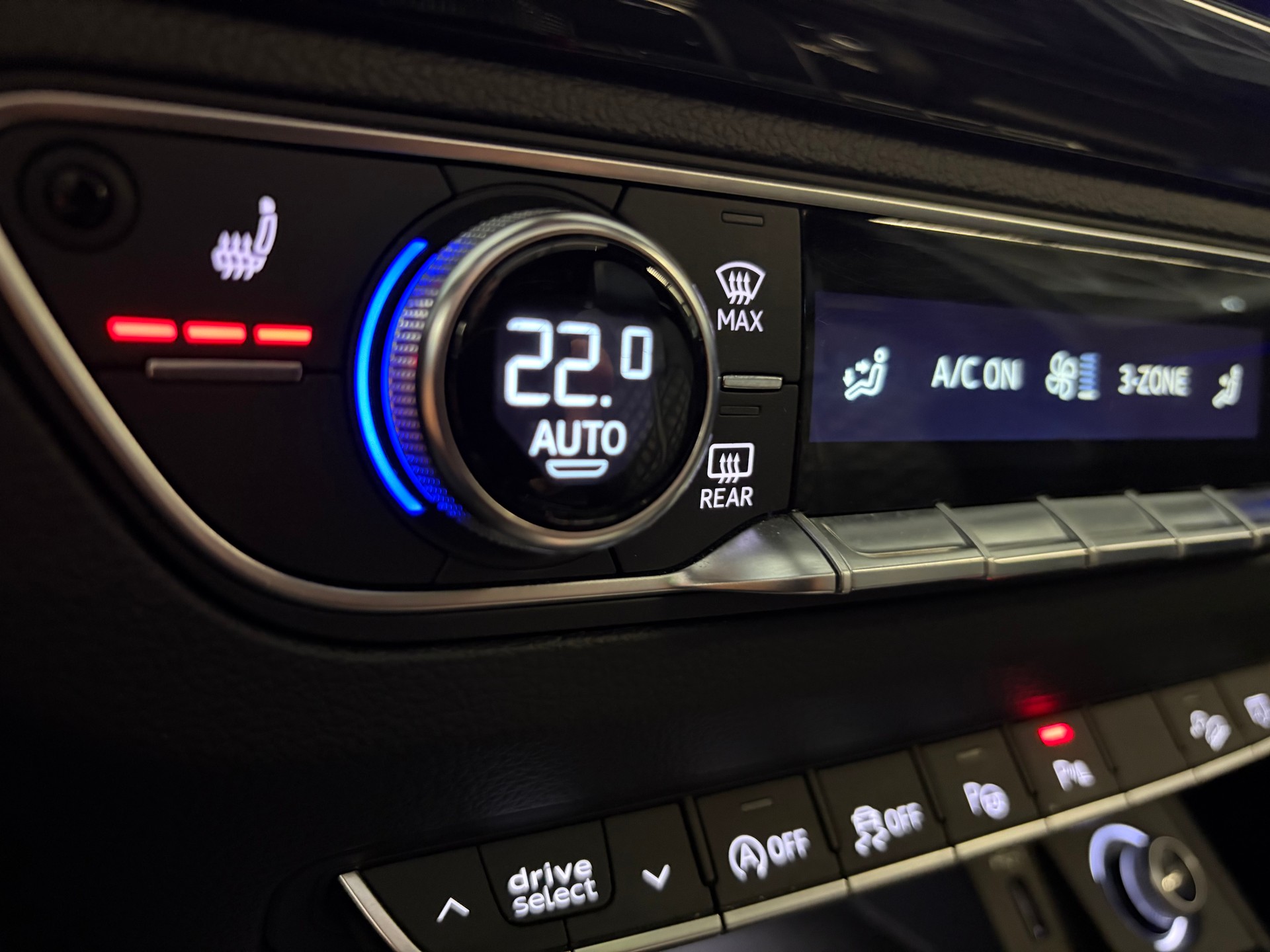 AUDI SQ5 3.0 TFSI quattro | CH | Panorama | Assis. Stadt+Park+Tour | Matrix LED | B&O | Luftfederung | S-Sportsitz Rautensteppung |-image-17