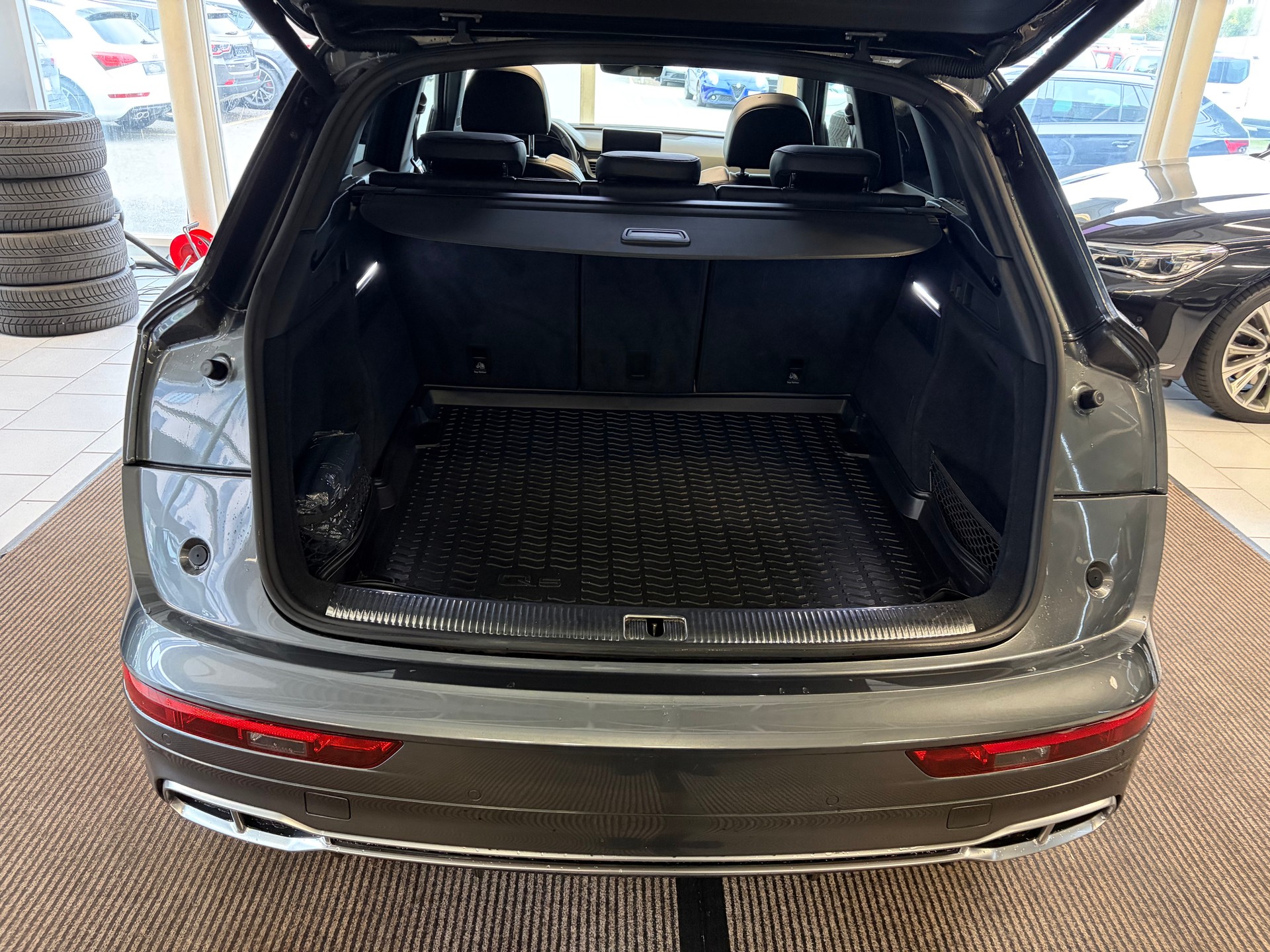 AUDI SQ5 3.0 TFSI quattro | CH | Panorama | Assis. Stadt+Park+Tour | Matrix LED | B&O | Luftfederung | S-Sportsitz Rautensteppung |-image-25