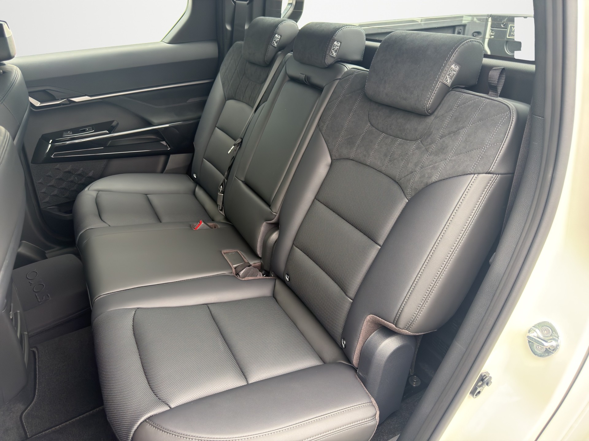 KGM-SsangYong Musso EV Blackline-image-7