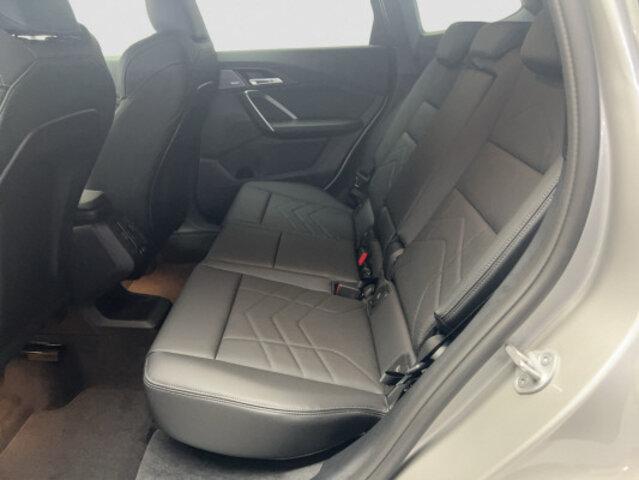 BMW X1 U11 20i sDrive paddles-image-9