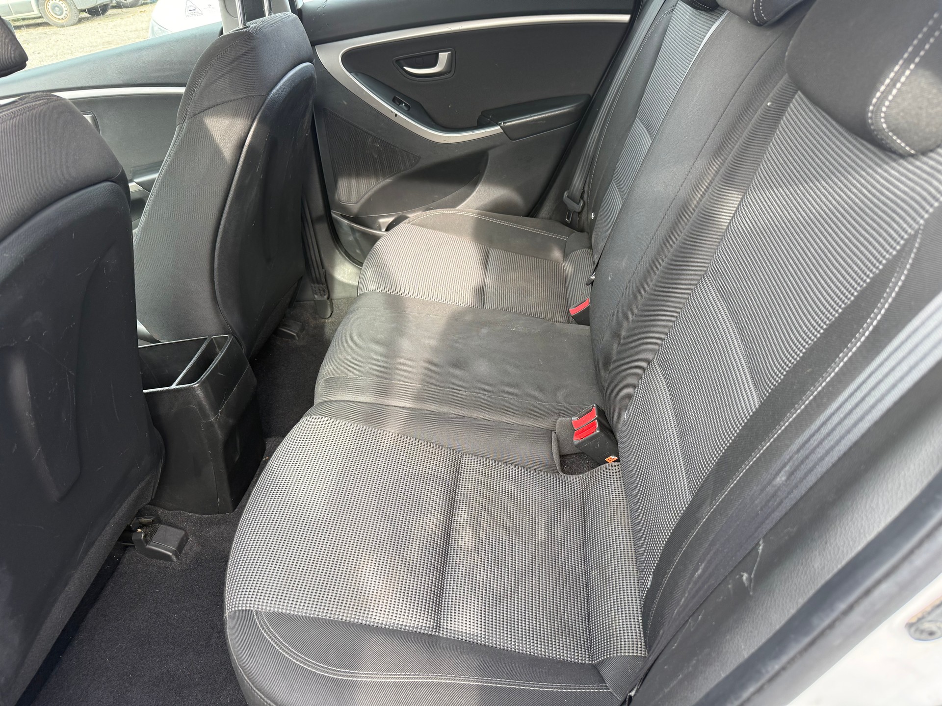 HYUNDAI i30 1.6 CRDi Origo-image-7