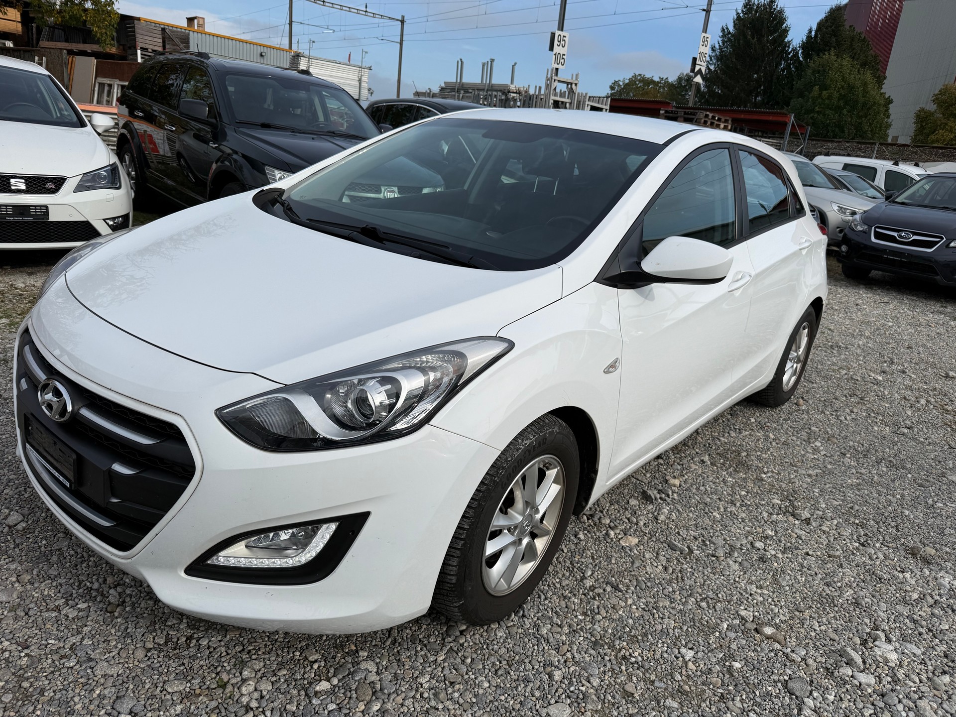 HYUNDAI i30 1.6 CRDi Origo-image-2