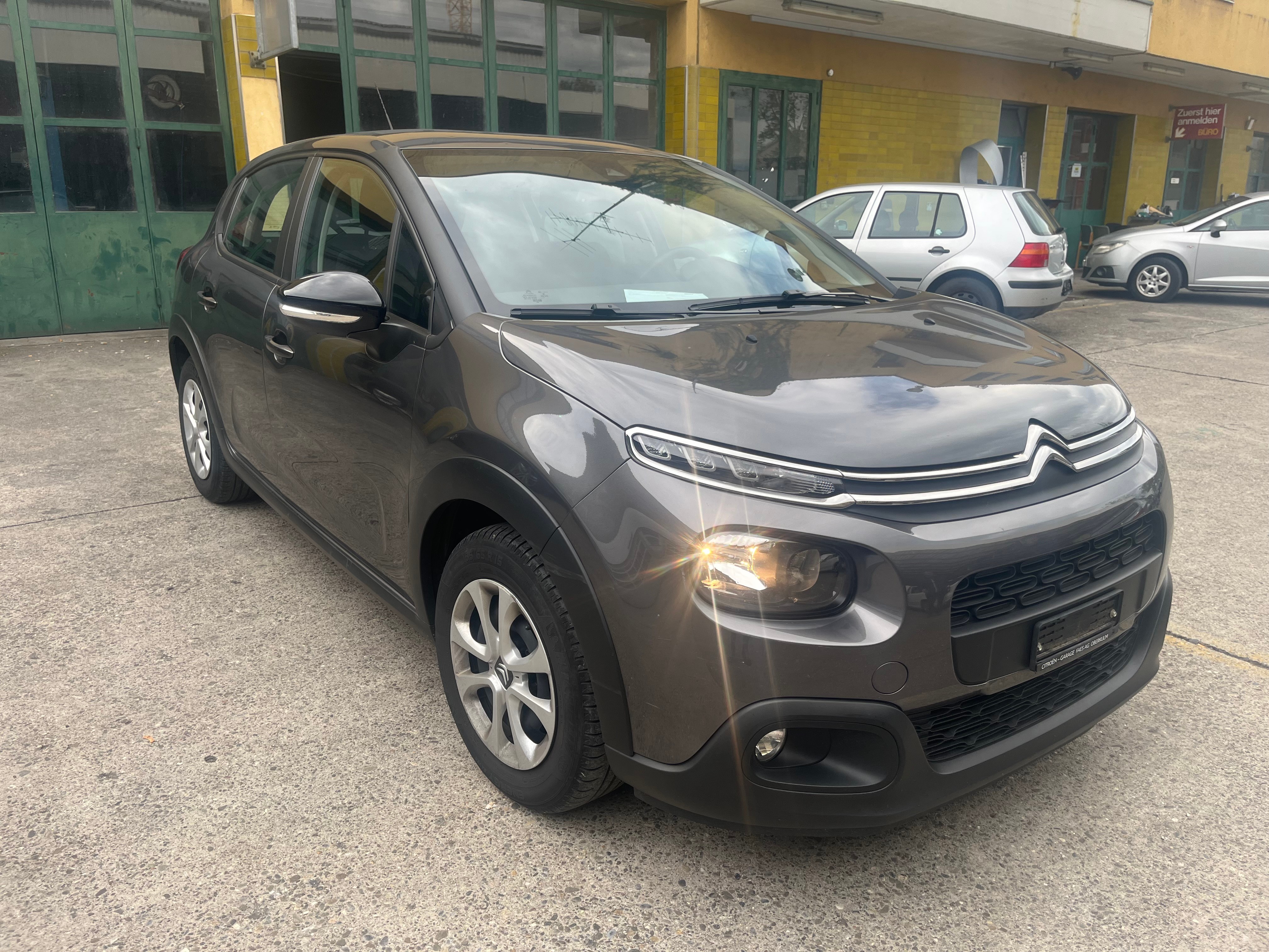 Car photo