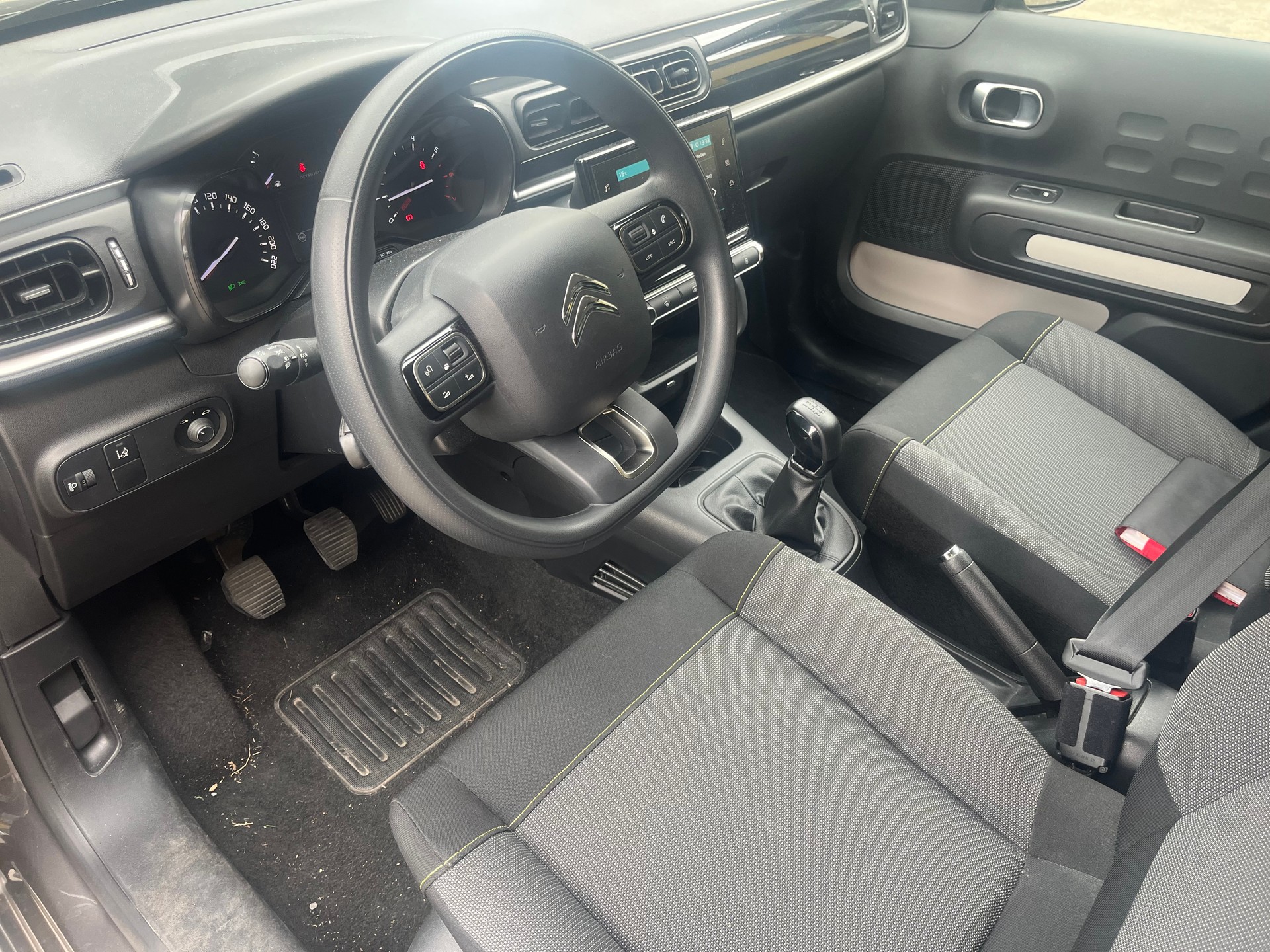CITROEN C3 1.2i PureTech Feel Edition-image-9