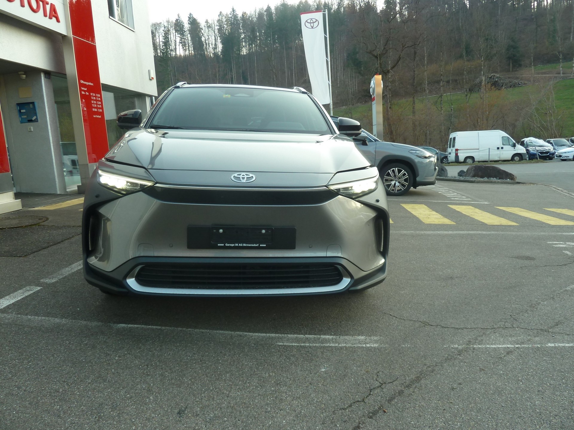 TOYOTA bZ4X Premium 71,4 kWh 4WD-image-11