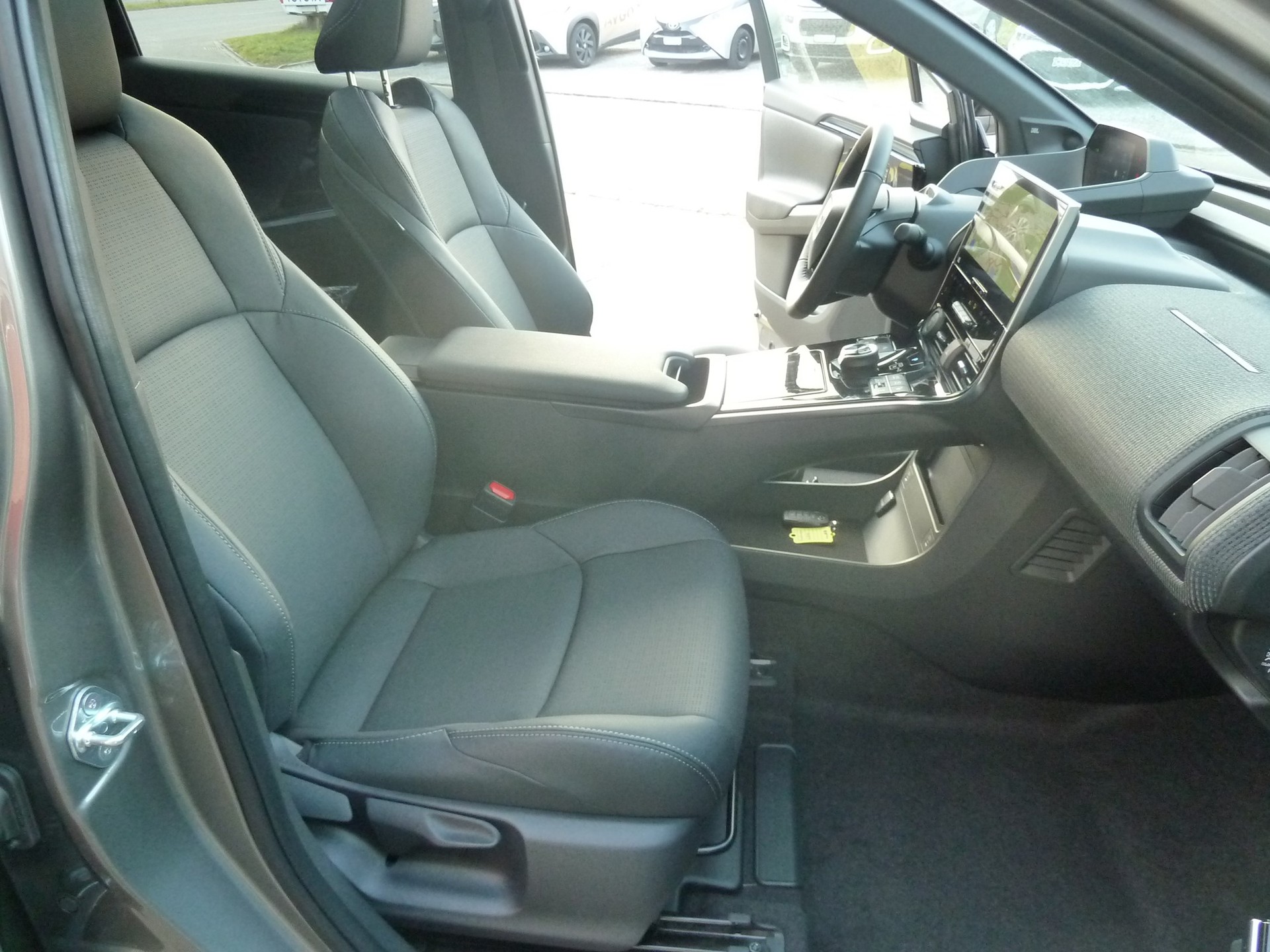 TOYOTA bZ4X Premium 71,4 kWh 4WD-image-19