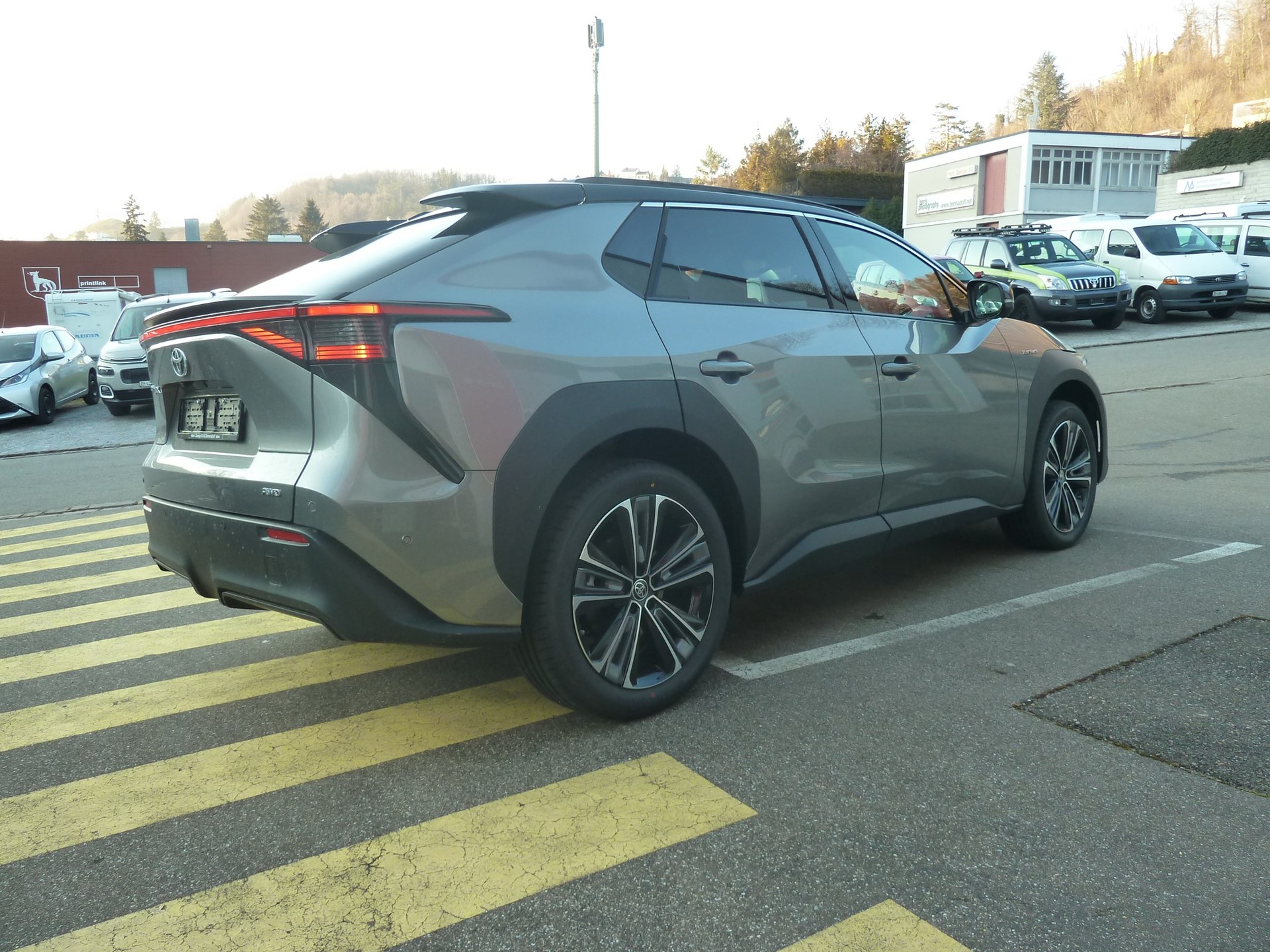 TOYOTA bZ4X Premium 71,4 kWh 4WD-image-6