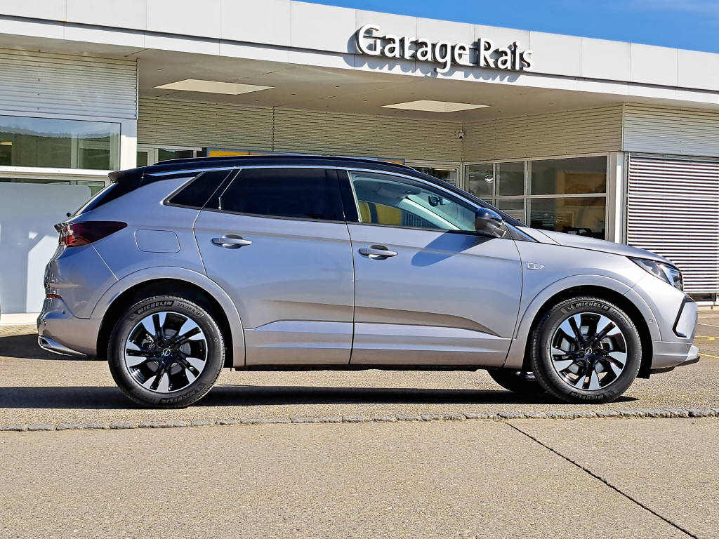 OPEL Grandland 1.6 T PHEV 225cv Elegance-image-1