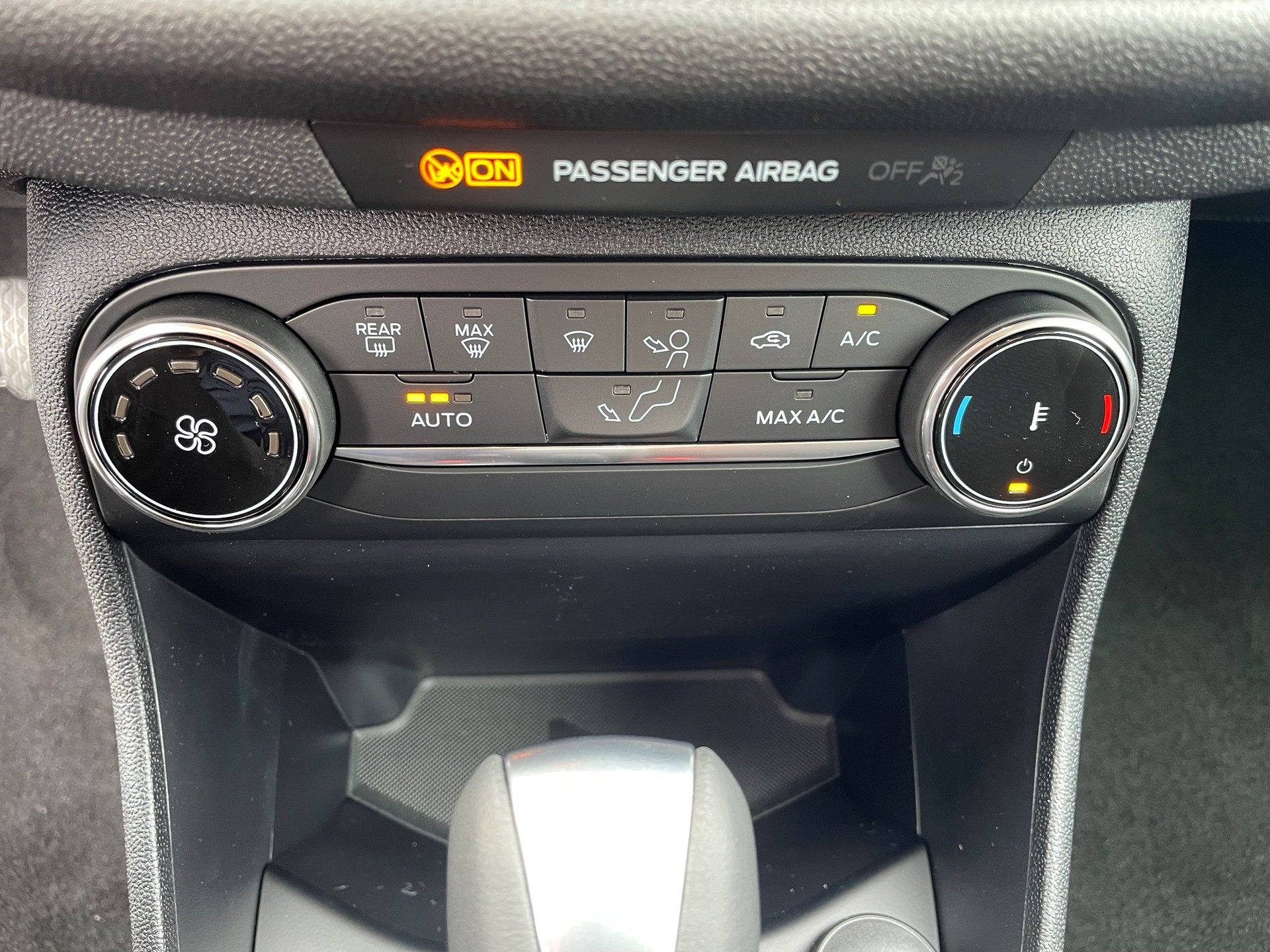 FORD Fiesta 1.0 MHEV Titan X A-image-12