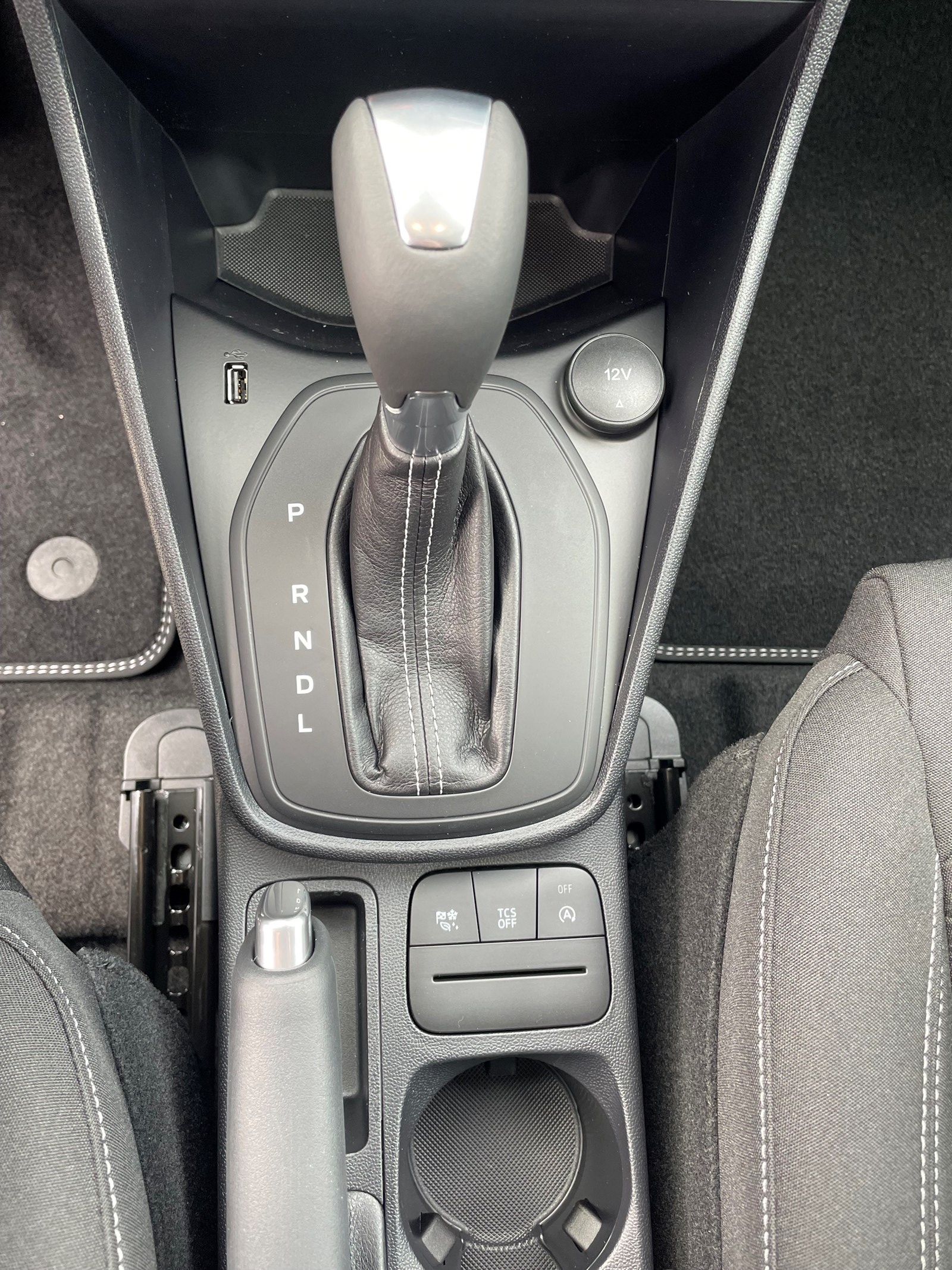 FORD Fiesta 1.0 MHEV Titan X A-image-11