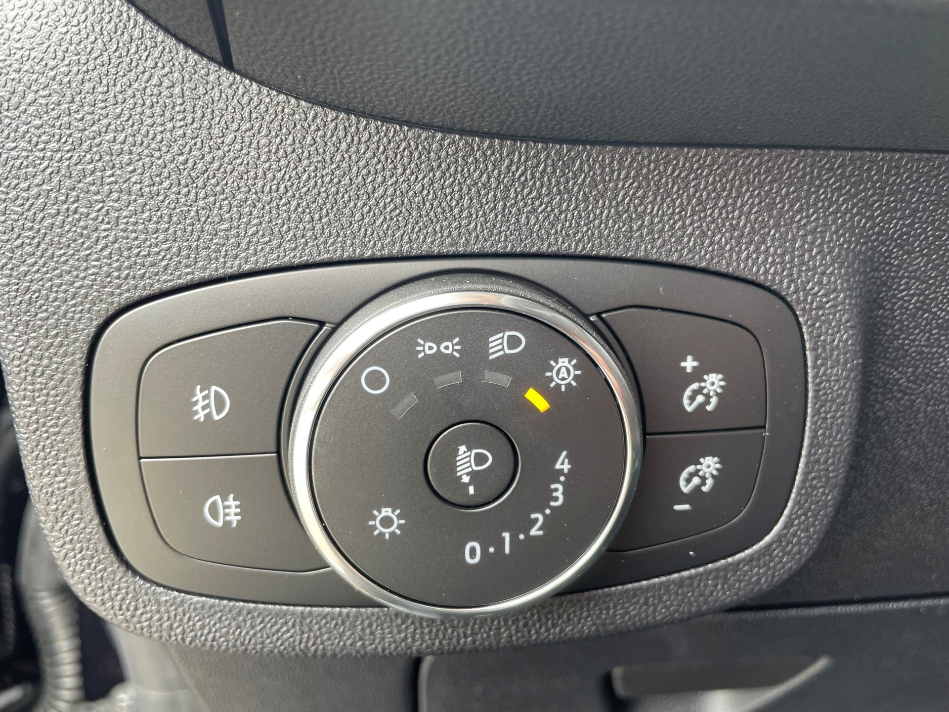 FORD Fiesta 1.0 MHEV Titan X A-image-19
