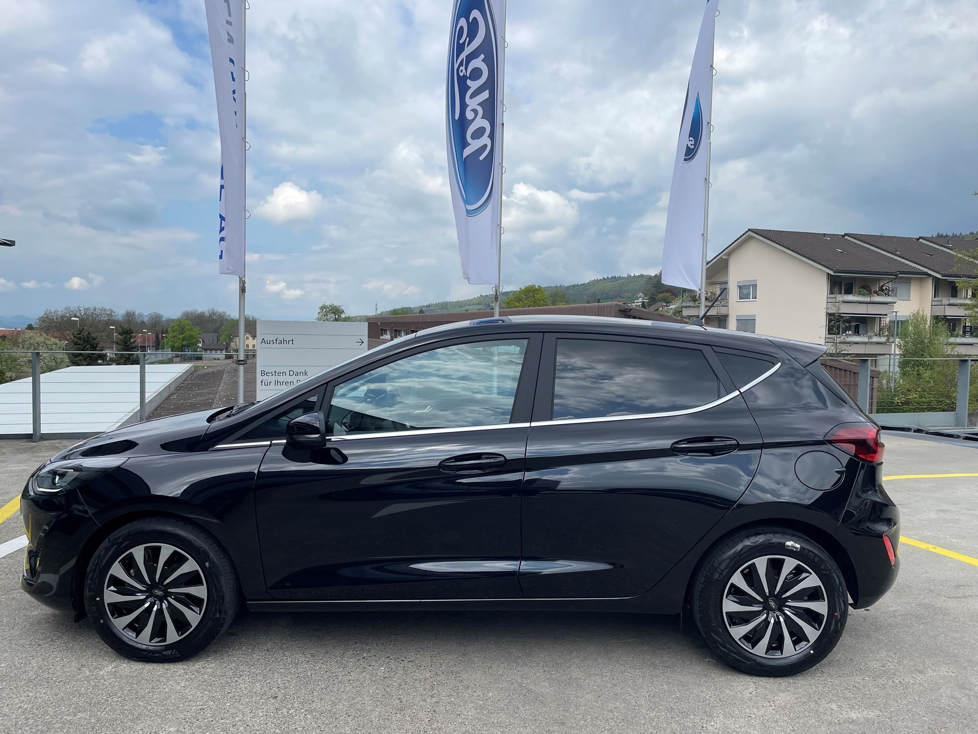 FORD Fiesta 1.0 MHEV Titan X A-image-4