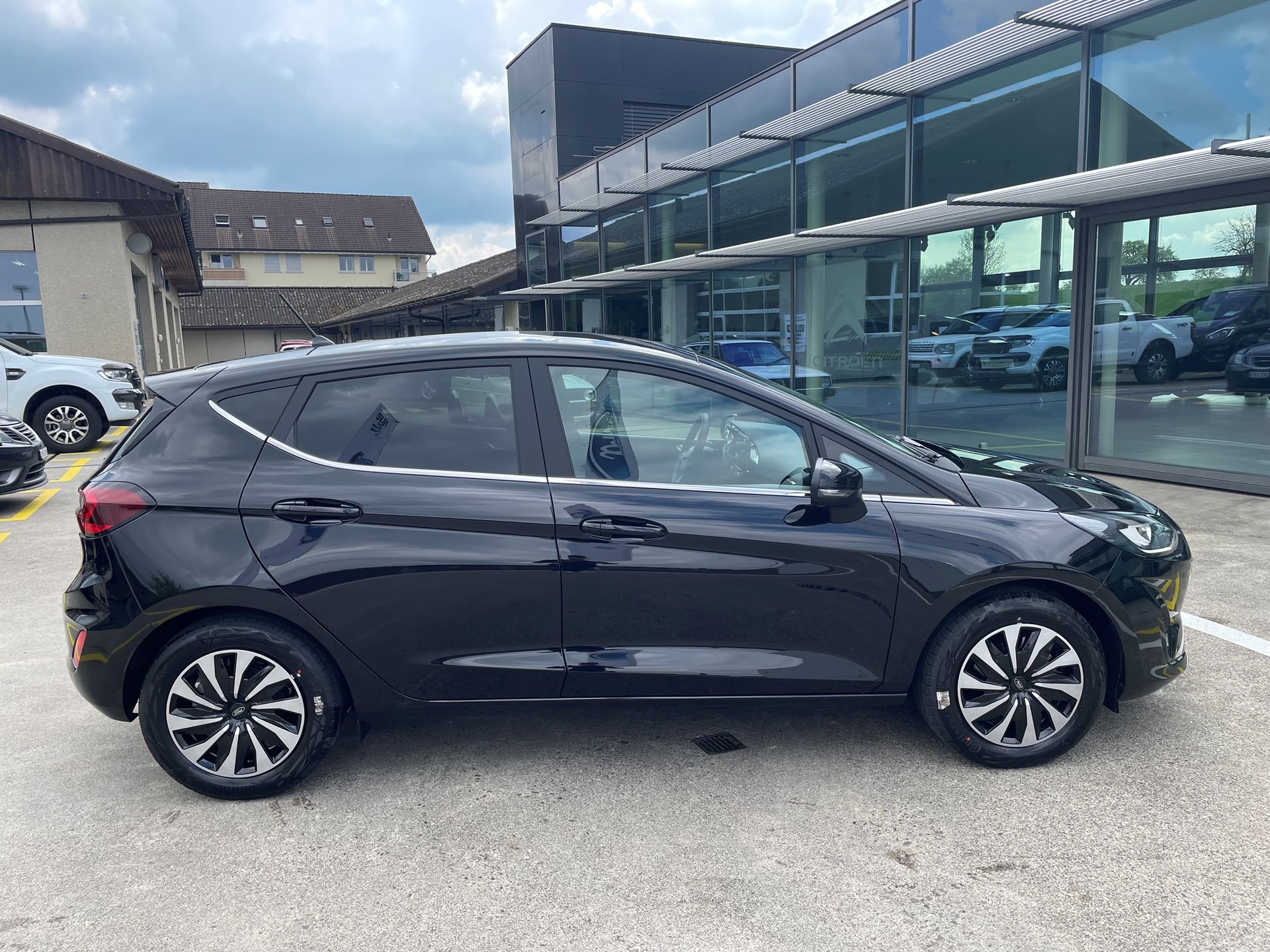 FORD Fiesta 1.0 MHEV Titan X A-image-8