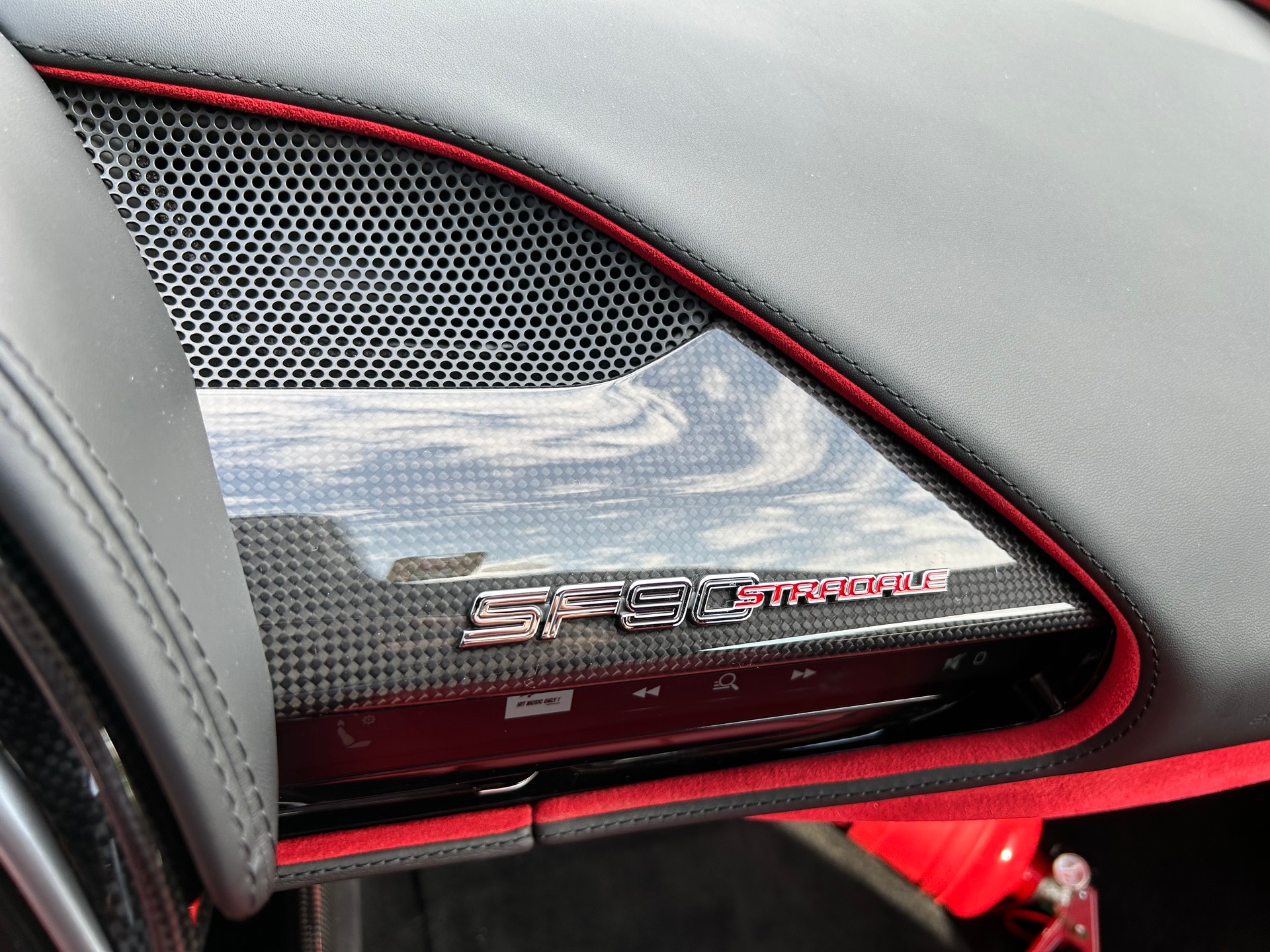 FERRARI SF90 Stradale-image-6