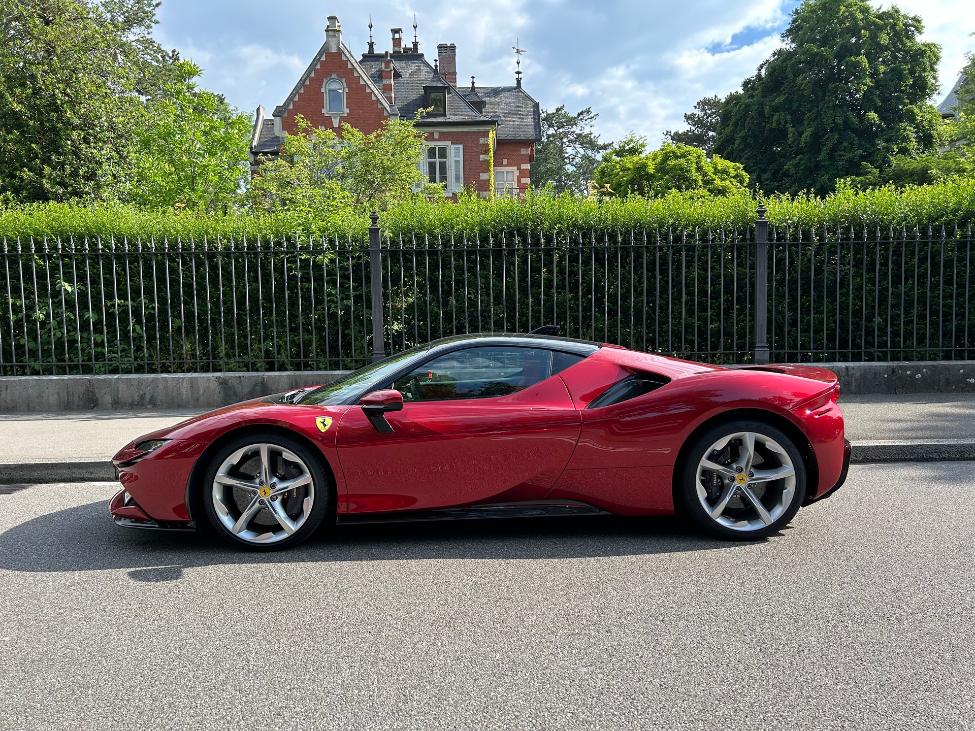 FERRARI SF90 Stradale-image-1