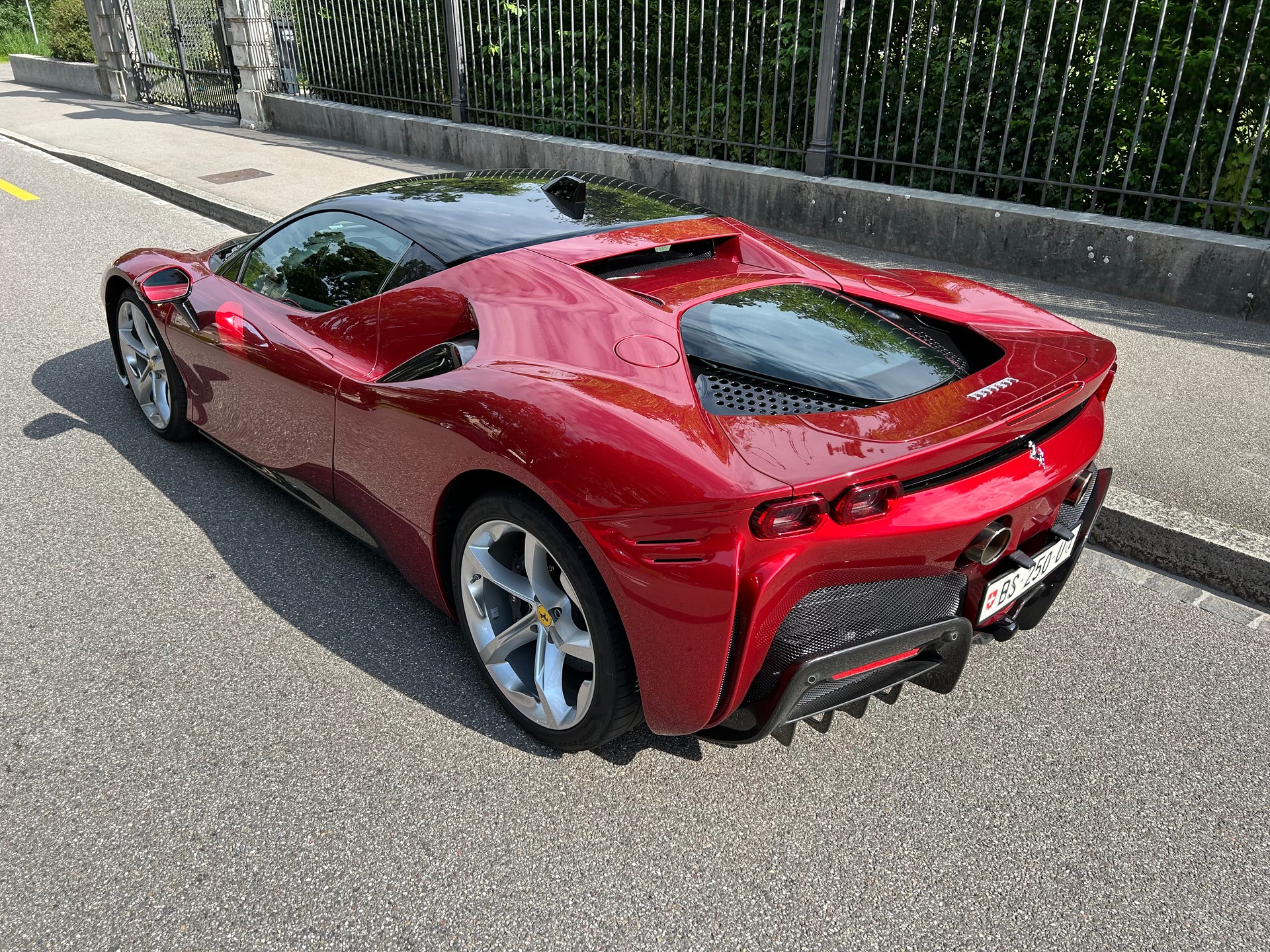 FERRARI SF90 Stradale-image-2