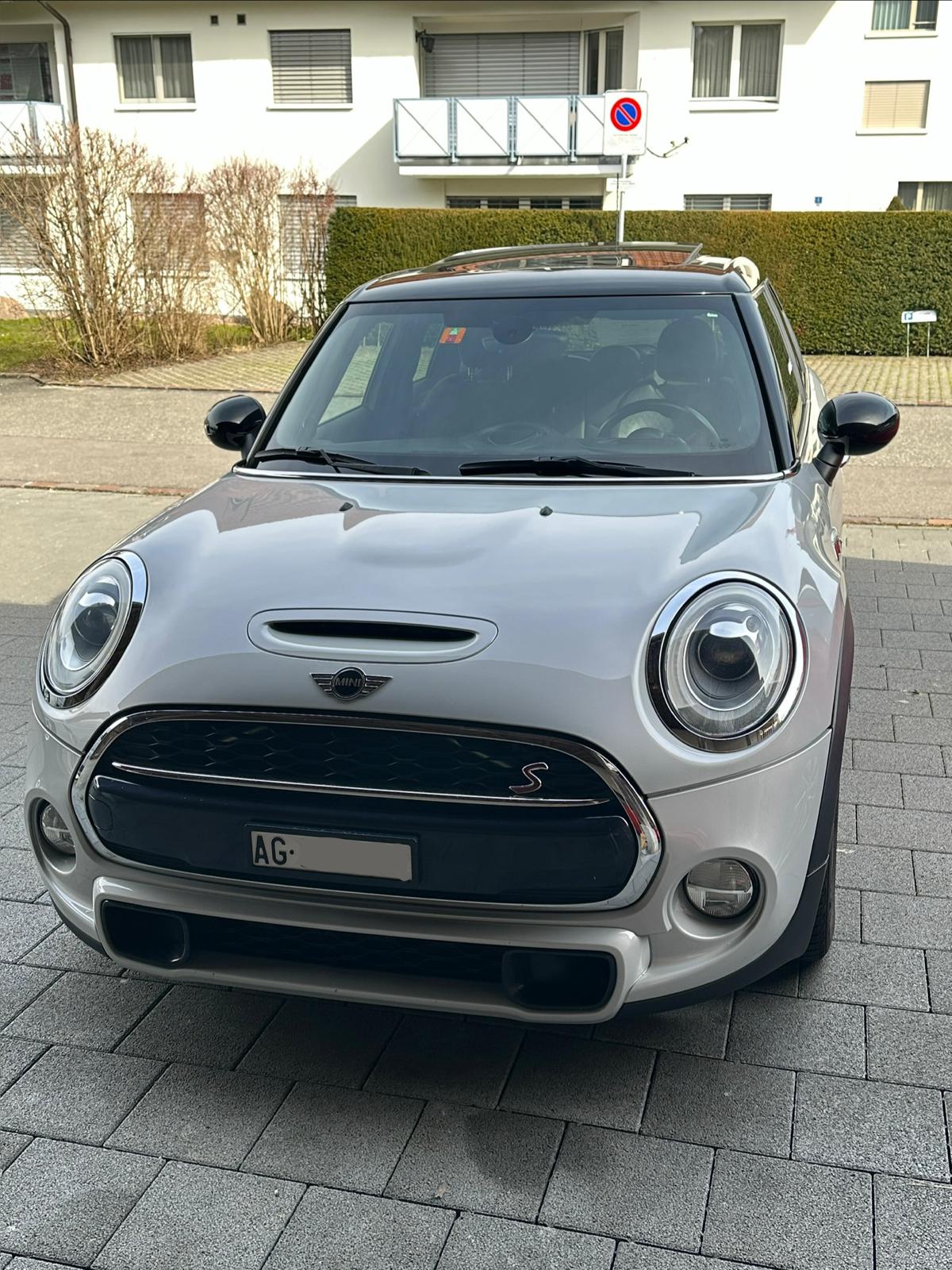 MINI Cooper S F55-image-0