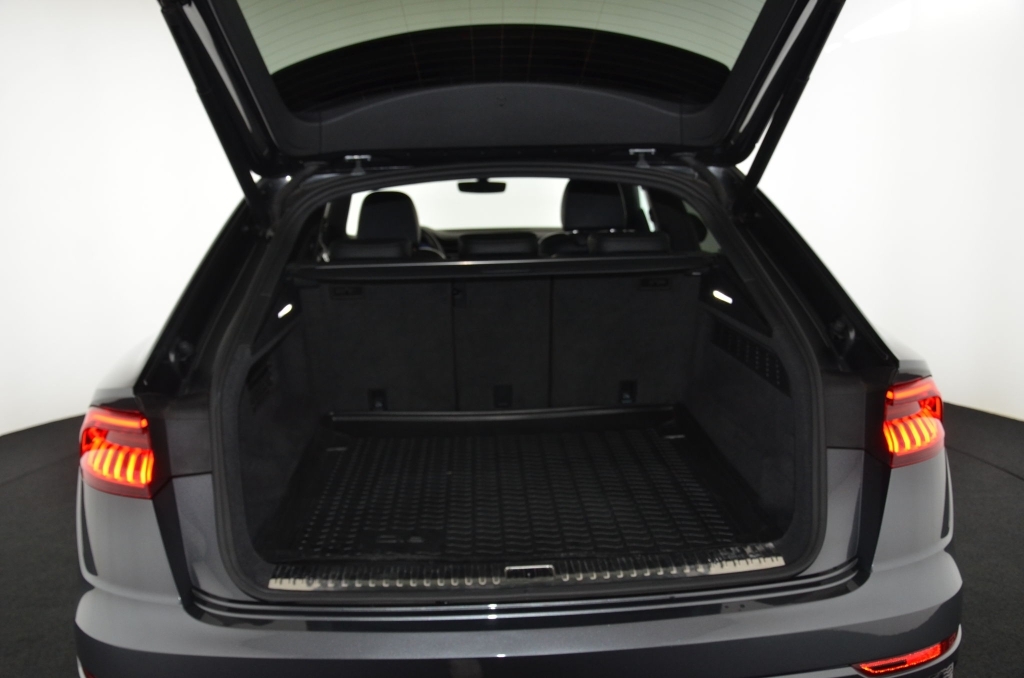 AUDI SQ8 50 TDI quattro-image-27