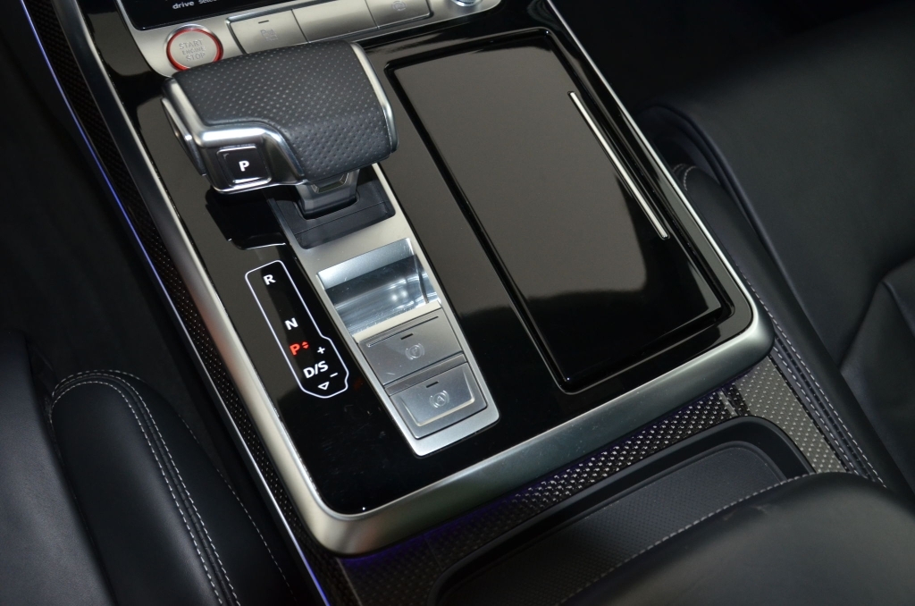 AUDI SQ8 50 TDI quattro-image-24