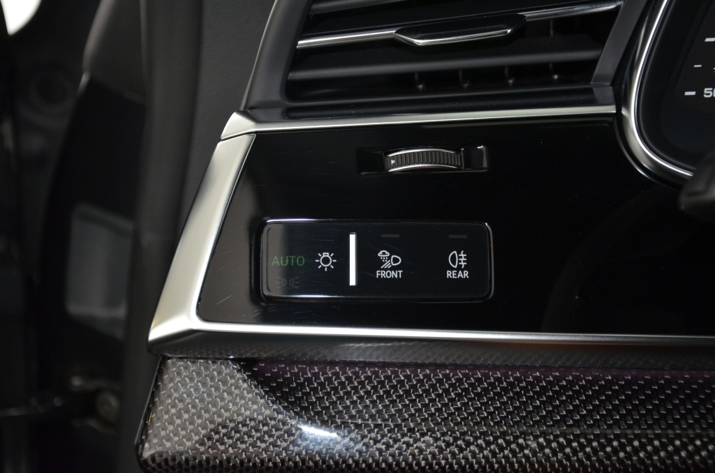 AUDI SQ8 50 TDI quattro-image-22