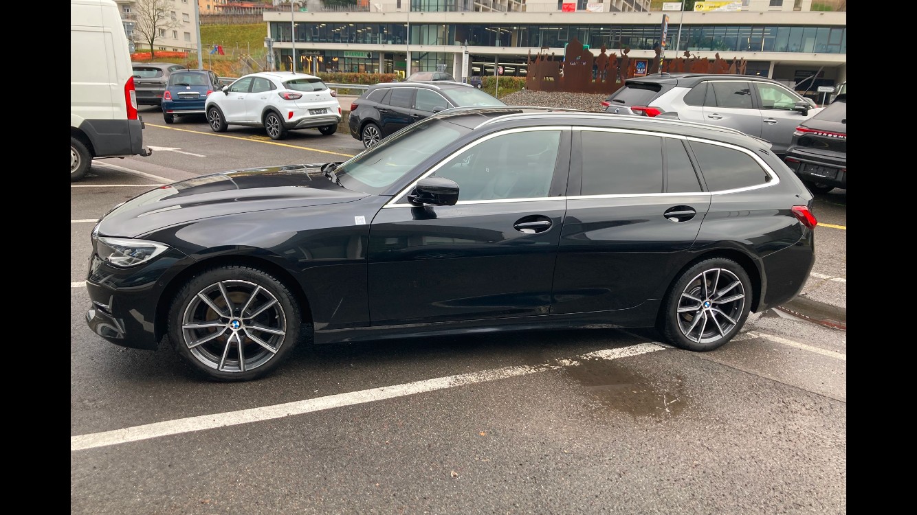 BMW 320d xDrive 48V Touring Luxury Line Steptronic-image-2