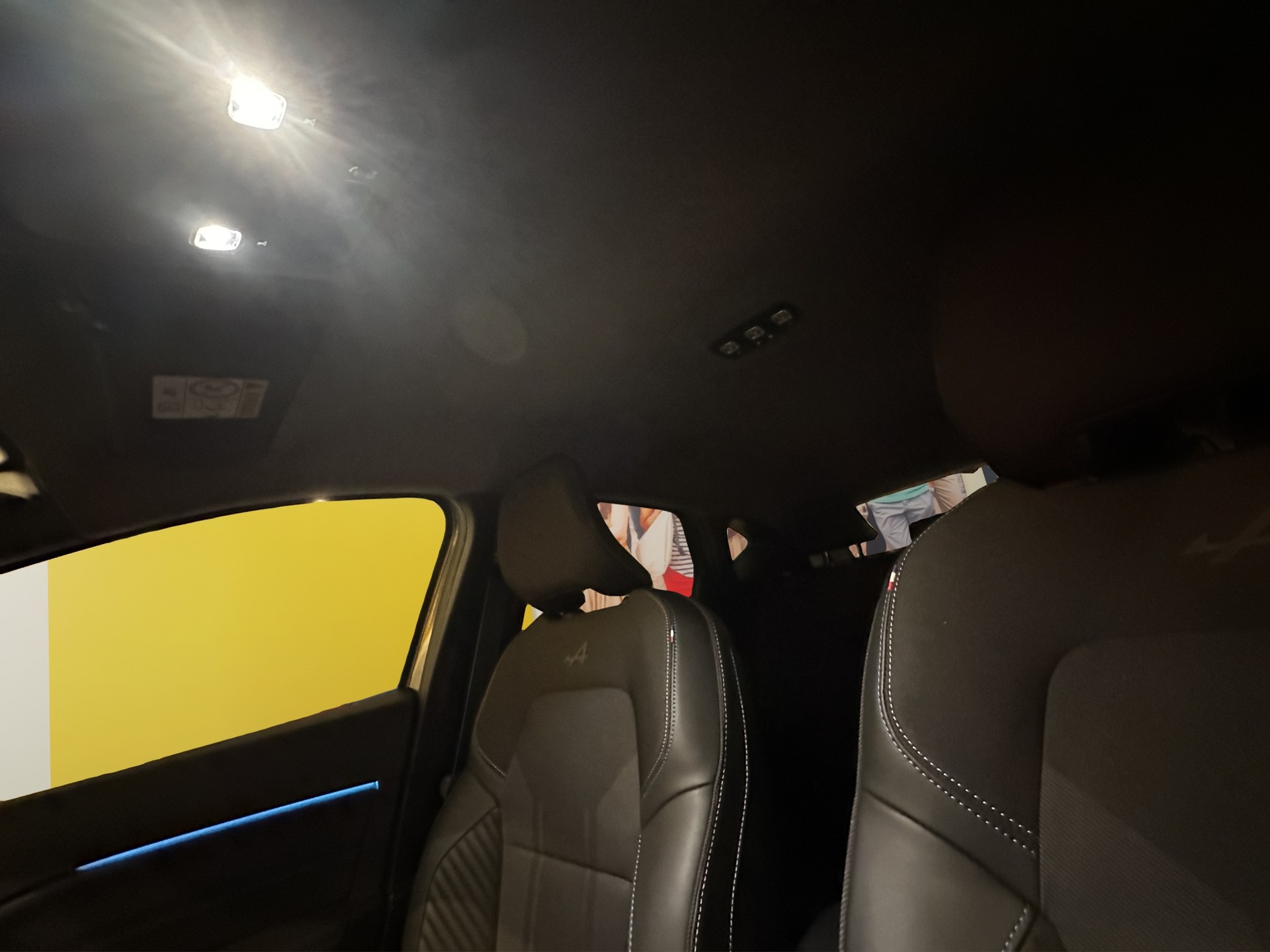 RENAULT Captur 1.6 E-Tech 145 Esprit Alpine DHT-image-14