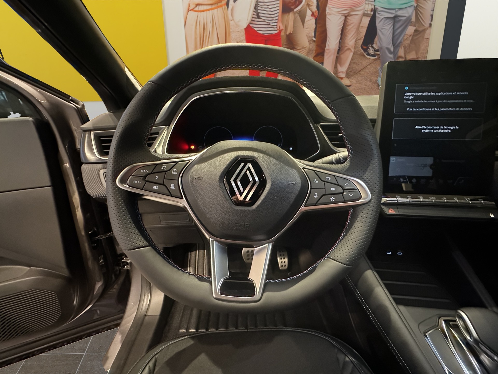 RENAULT Captur 1.6 E-Tech 145 Esprit Alpine DHT-image-9