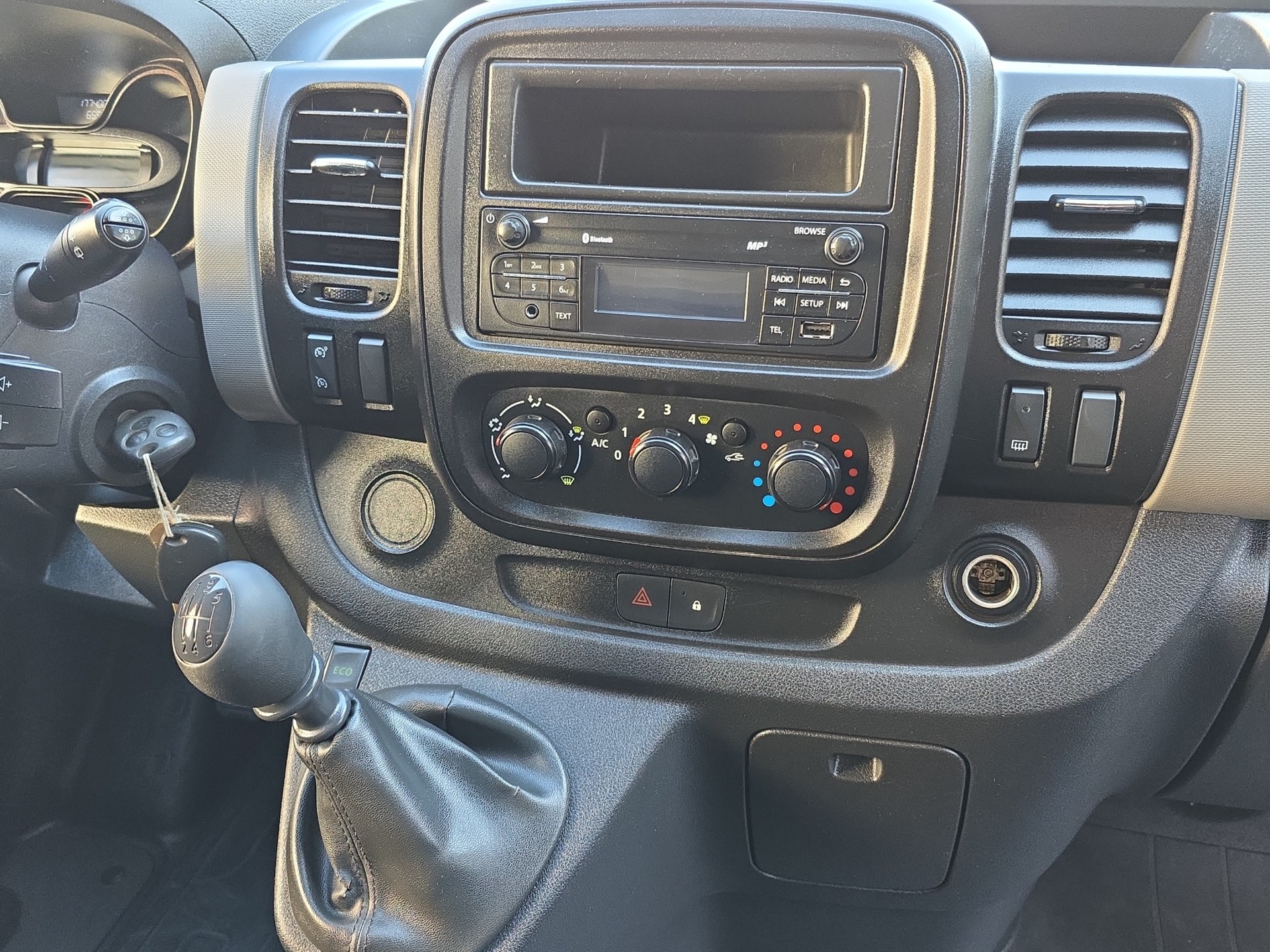 RENAULT Trafic 1.6 dCi 120 2.9t Acces L1H1-image-5