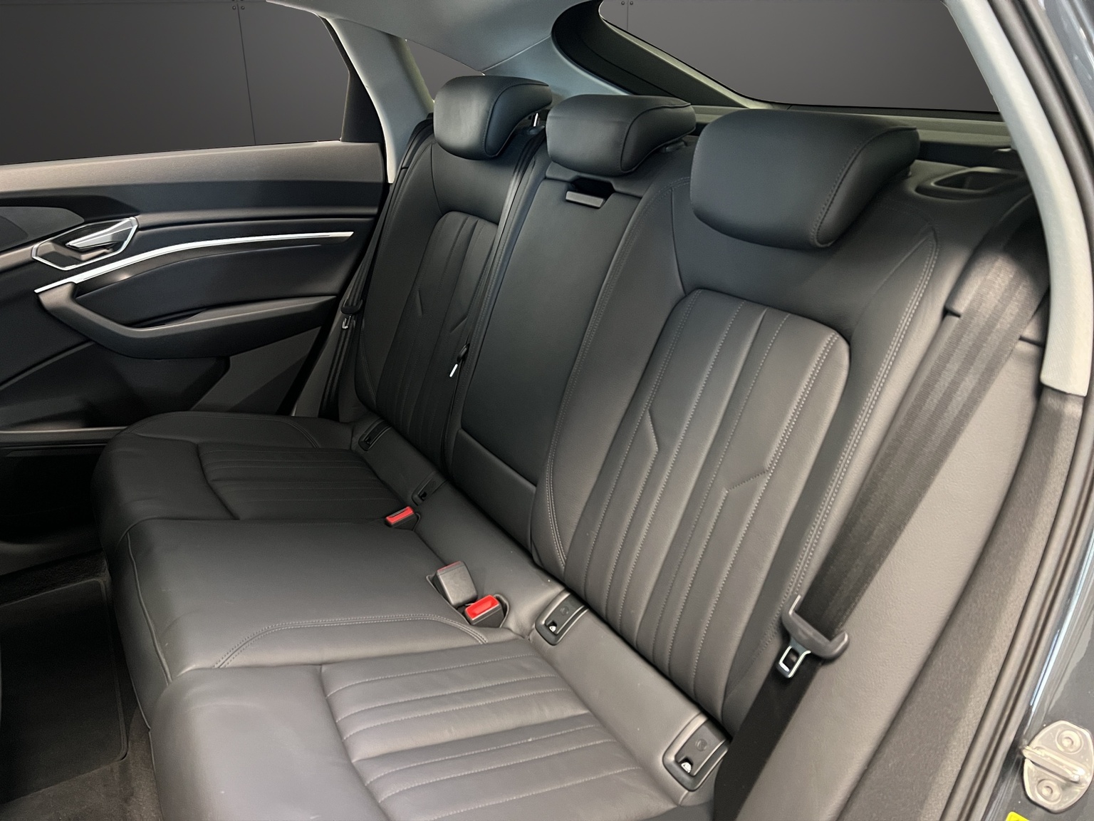 AUDI e-tron 50 Sportback quattro-image-8
