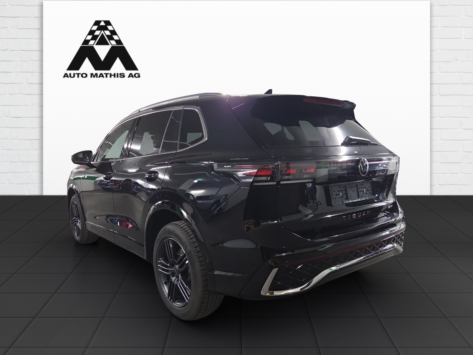 VW Tiguan 2.0 TSI DSG R-Line 4Motion-image-3
