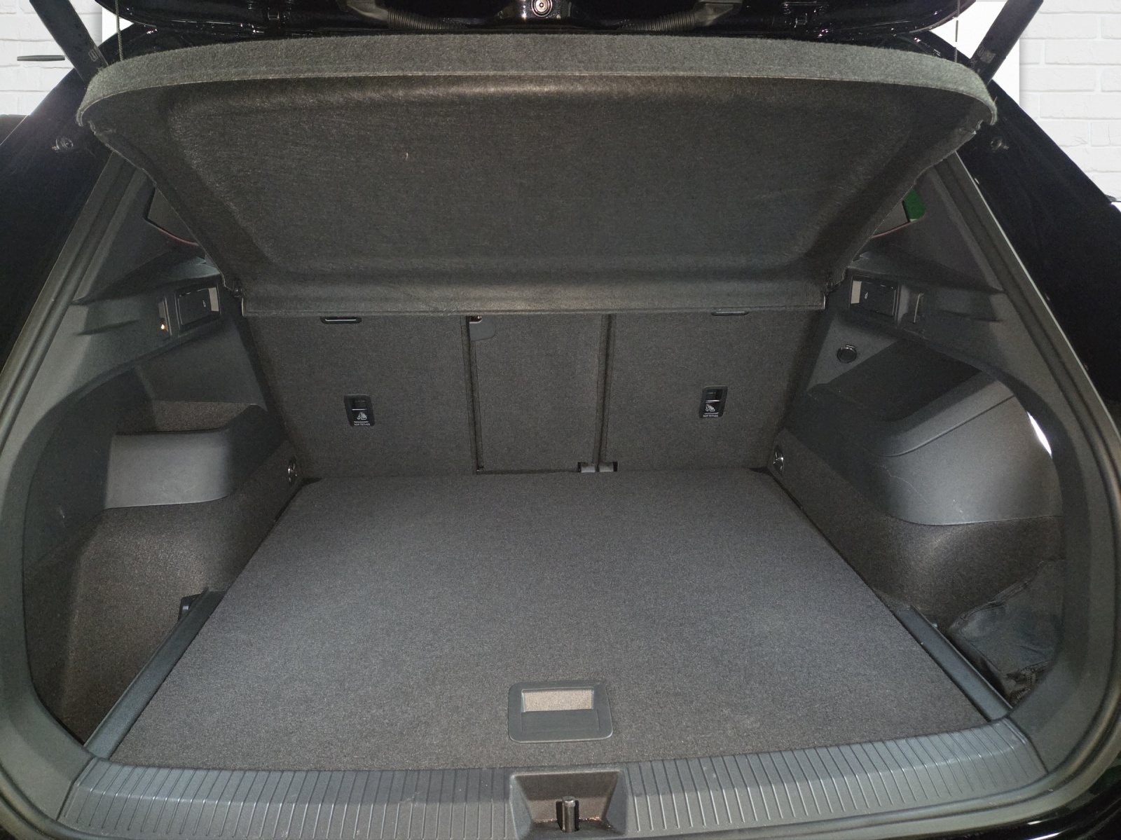 VW Tiguan 2.0 TSI DSG R-Line 4Motion-image-8