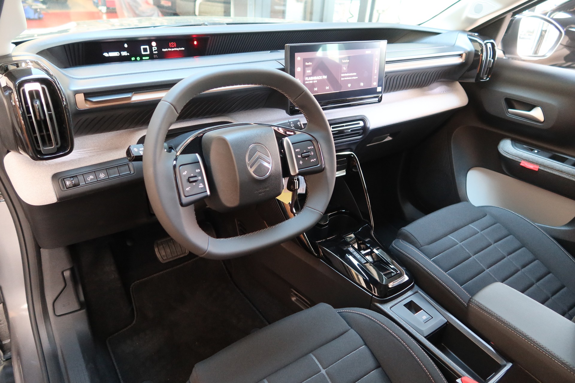 CITROEN e-C3 Air 44kWh You+-image-8