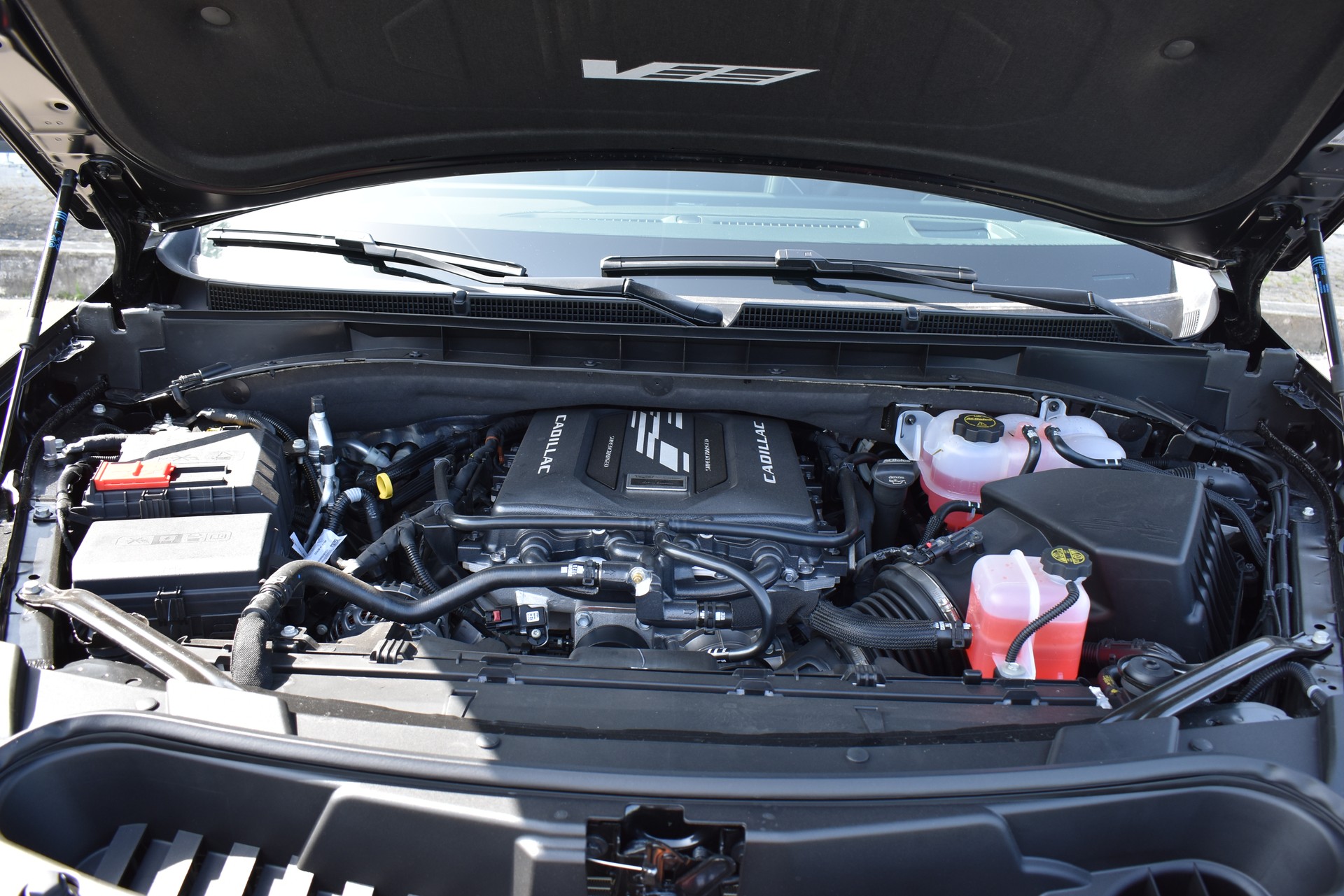CADILLAC Escalade-V 2026-image-15