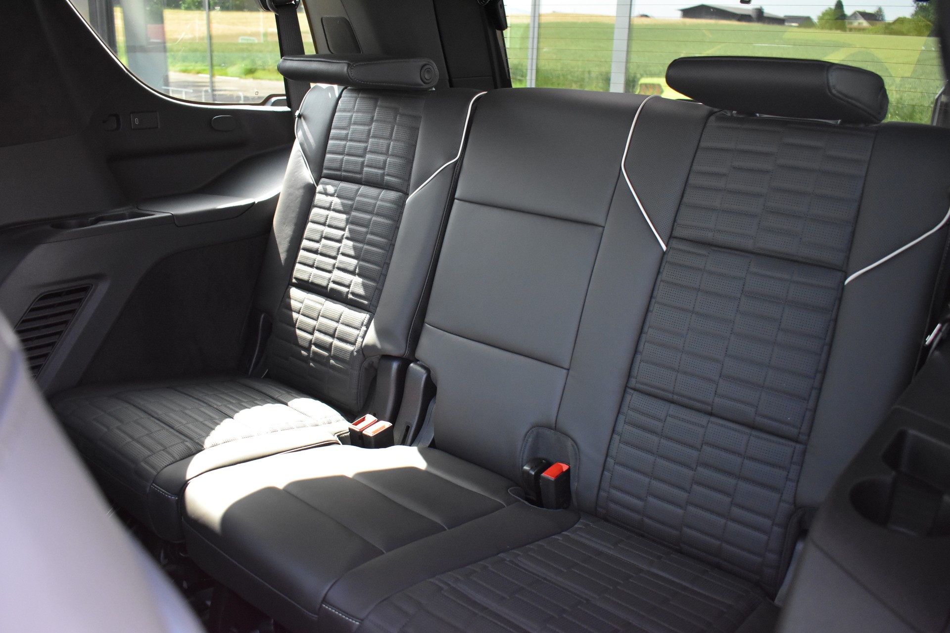 CADILLAC Escalade-V 2026-image-13