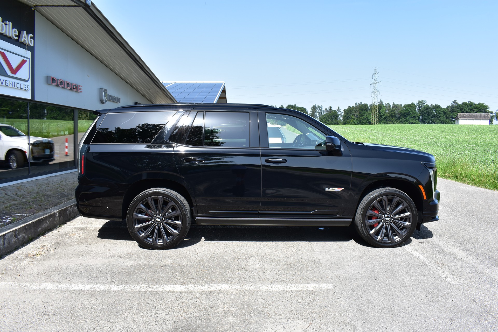 CADILLAC Escalade-V 2026-image-2