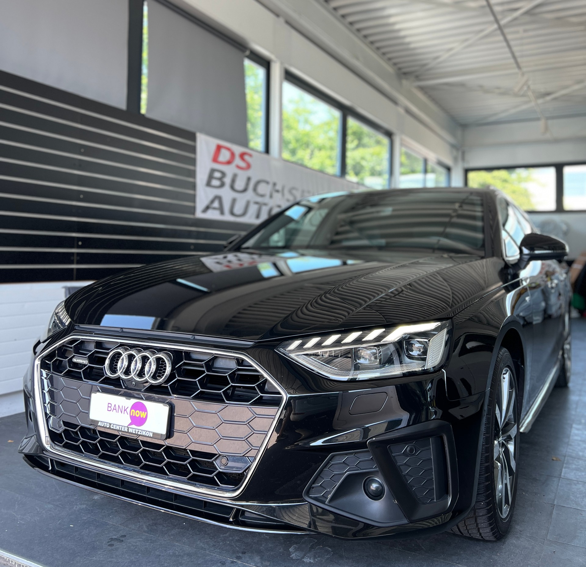 AUDI A4 Avant 40 TDI S line Attraction quattro S-tronic-image-1