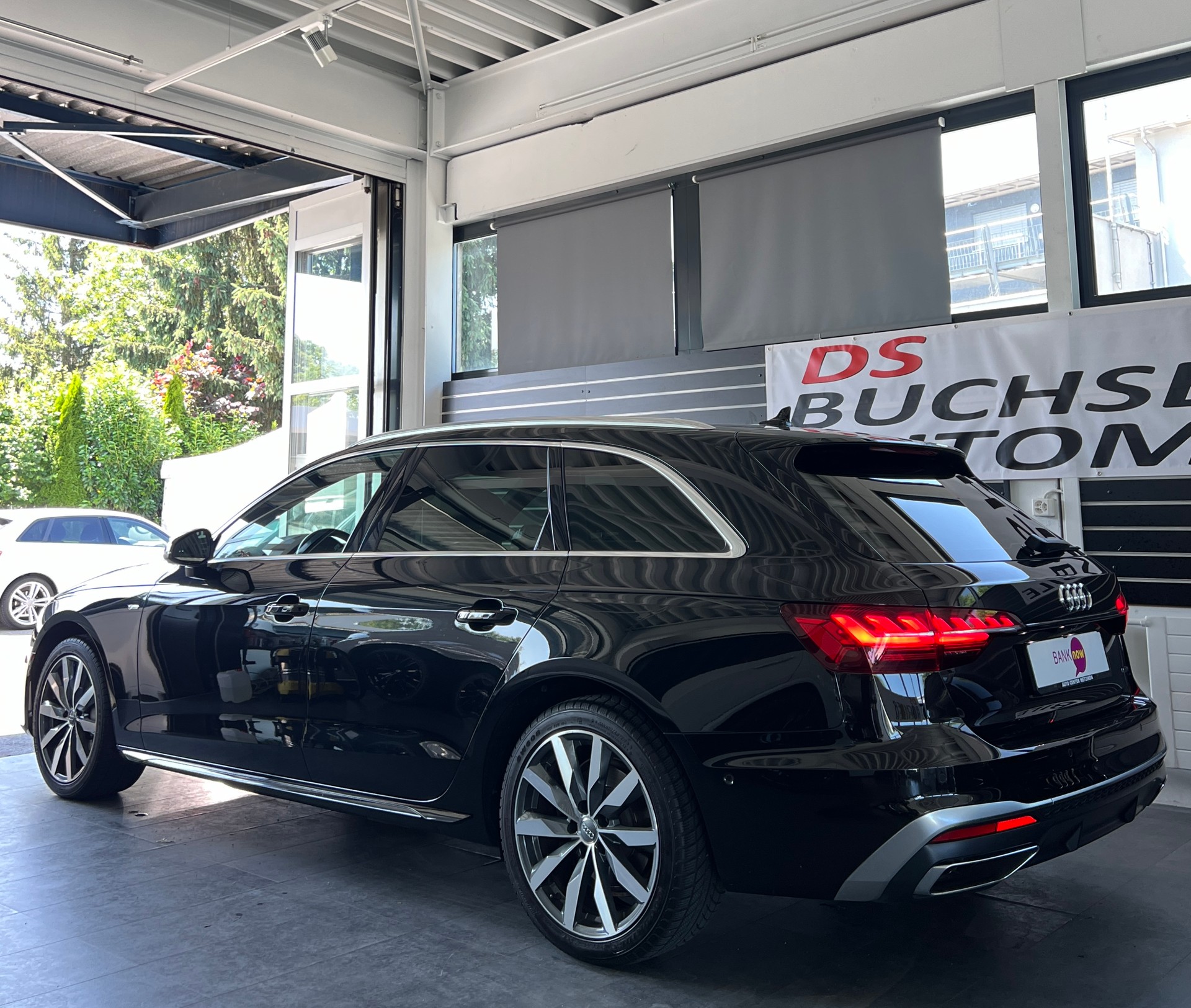 AUDI A4 Avant 40 TDI S line Attraction quattro S-tronic-image-4