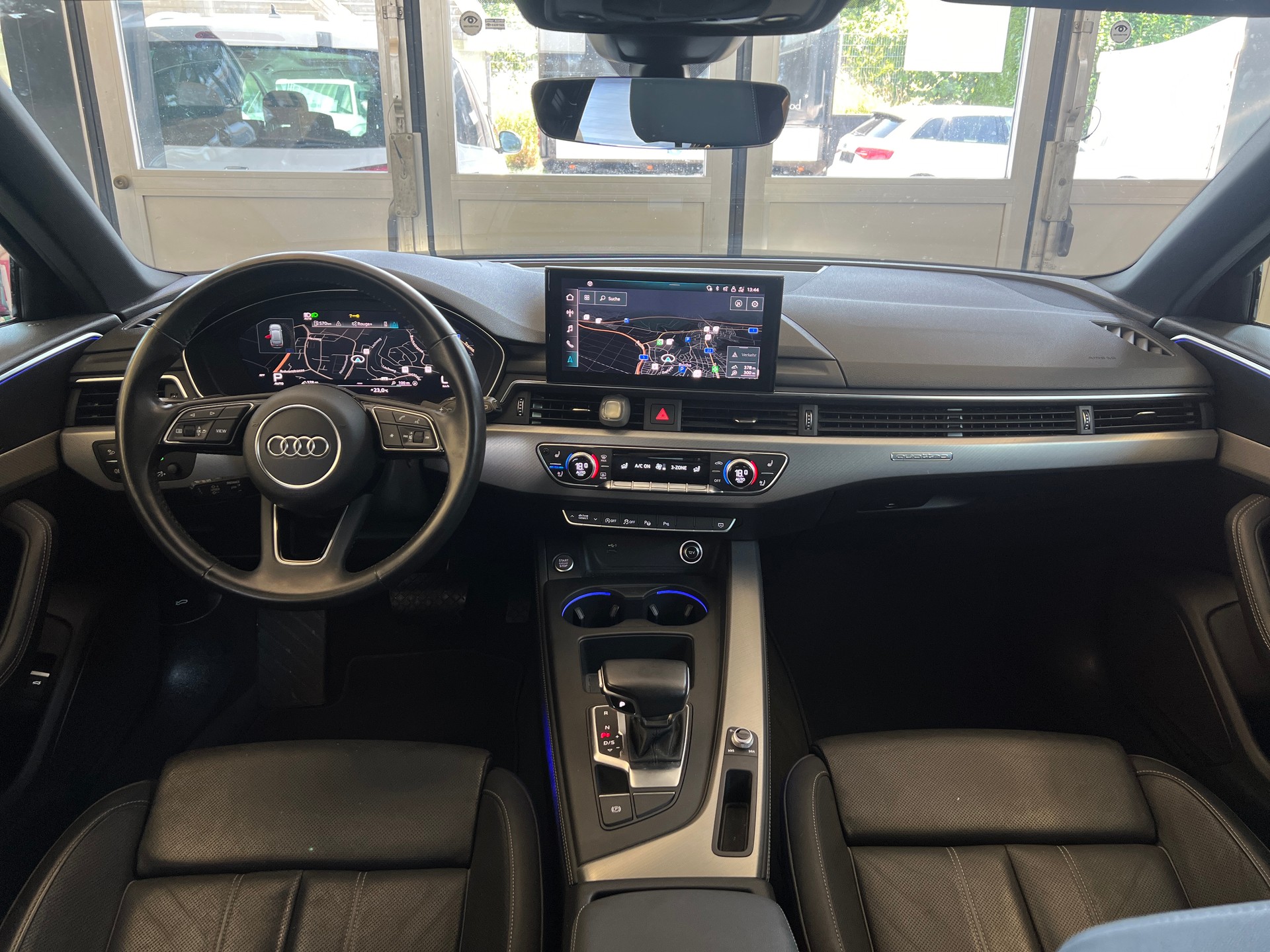 AUDI A4 Avant 40 TDI S line Attraction quattro S-tronic-image-8