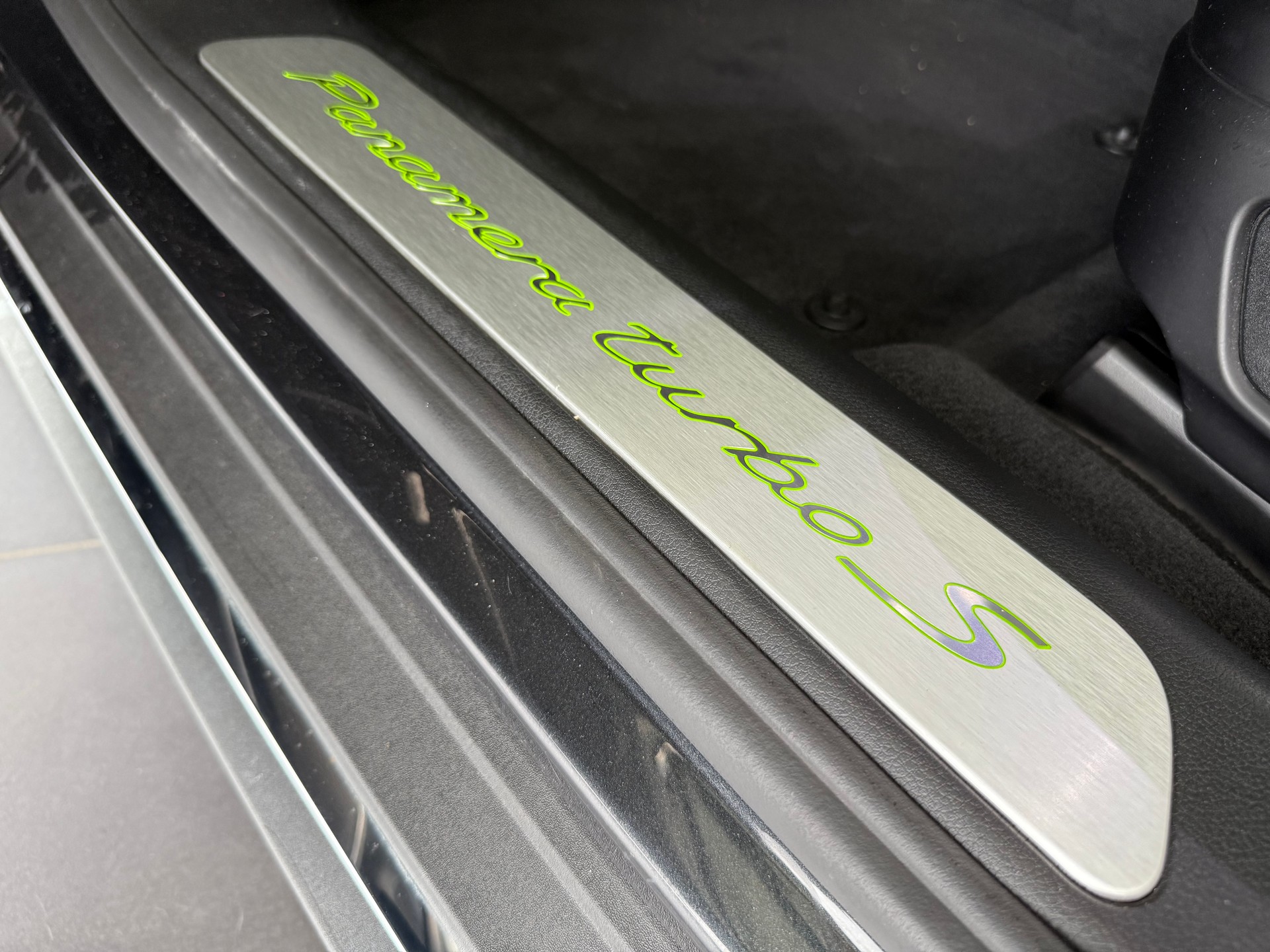 PORSCHE Panamera 4.0 V8 Turbo S E-Hybrid-image-13