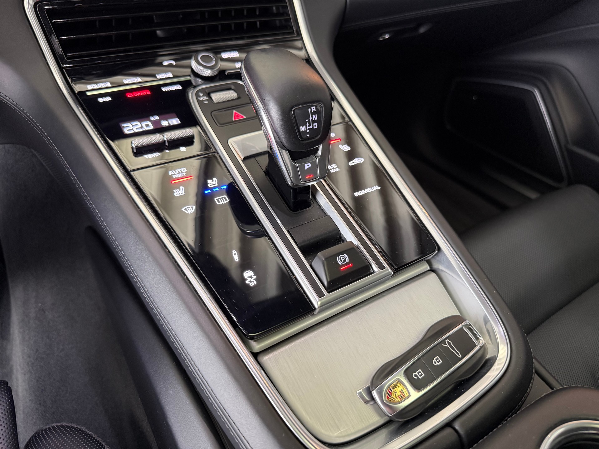PORSCHE Panamera 4.0 V8 Turbo S E-Hybrid-image-15
