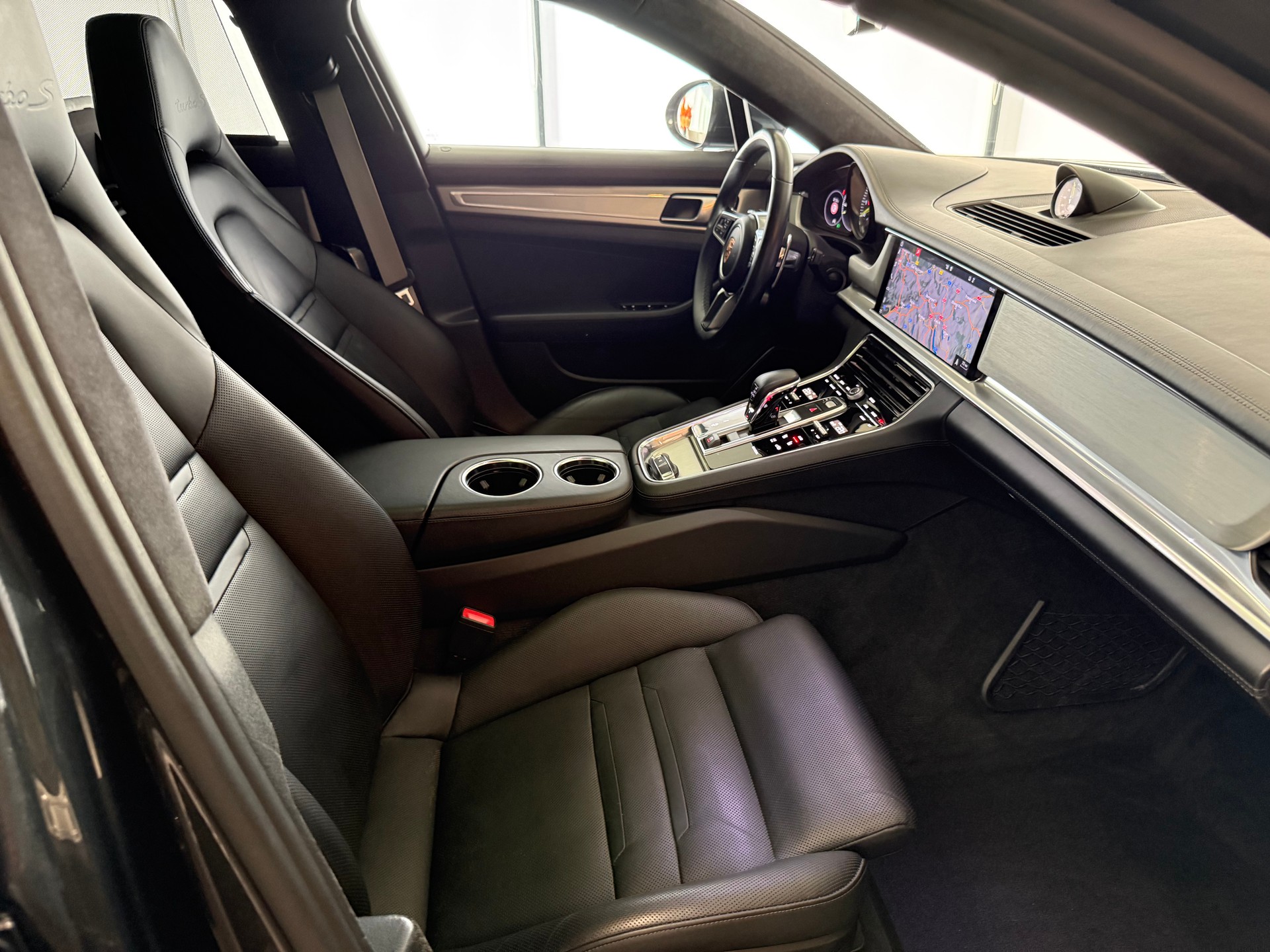 PORSCHE Panamera 4.0 V8 Turbo S E-Hybrid-image-25