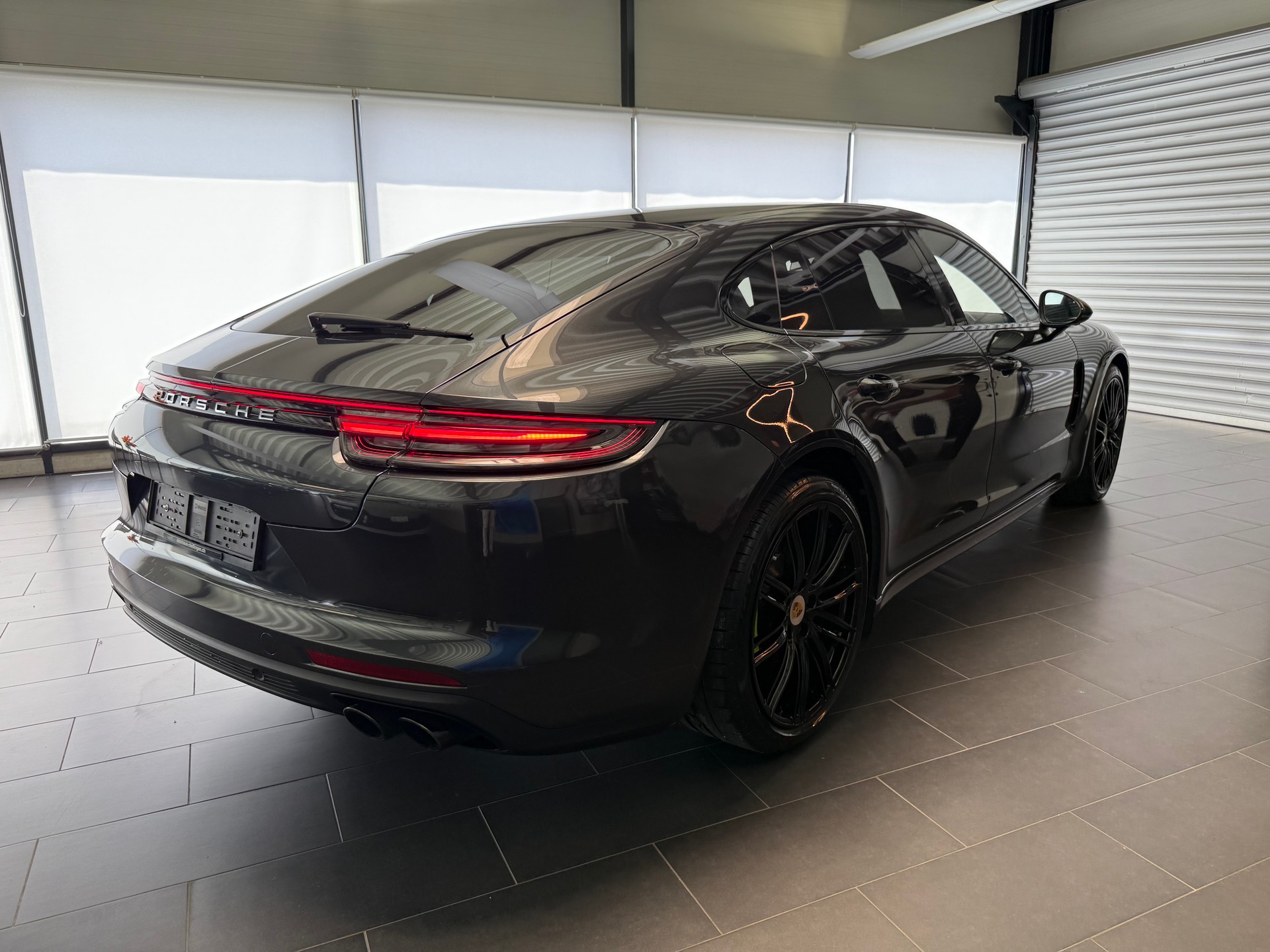 PORSCHE Panamera 4.0 V8 Turbo S E-Hybrid-image-23